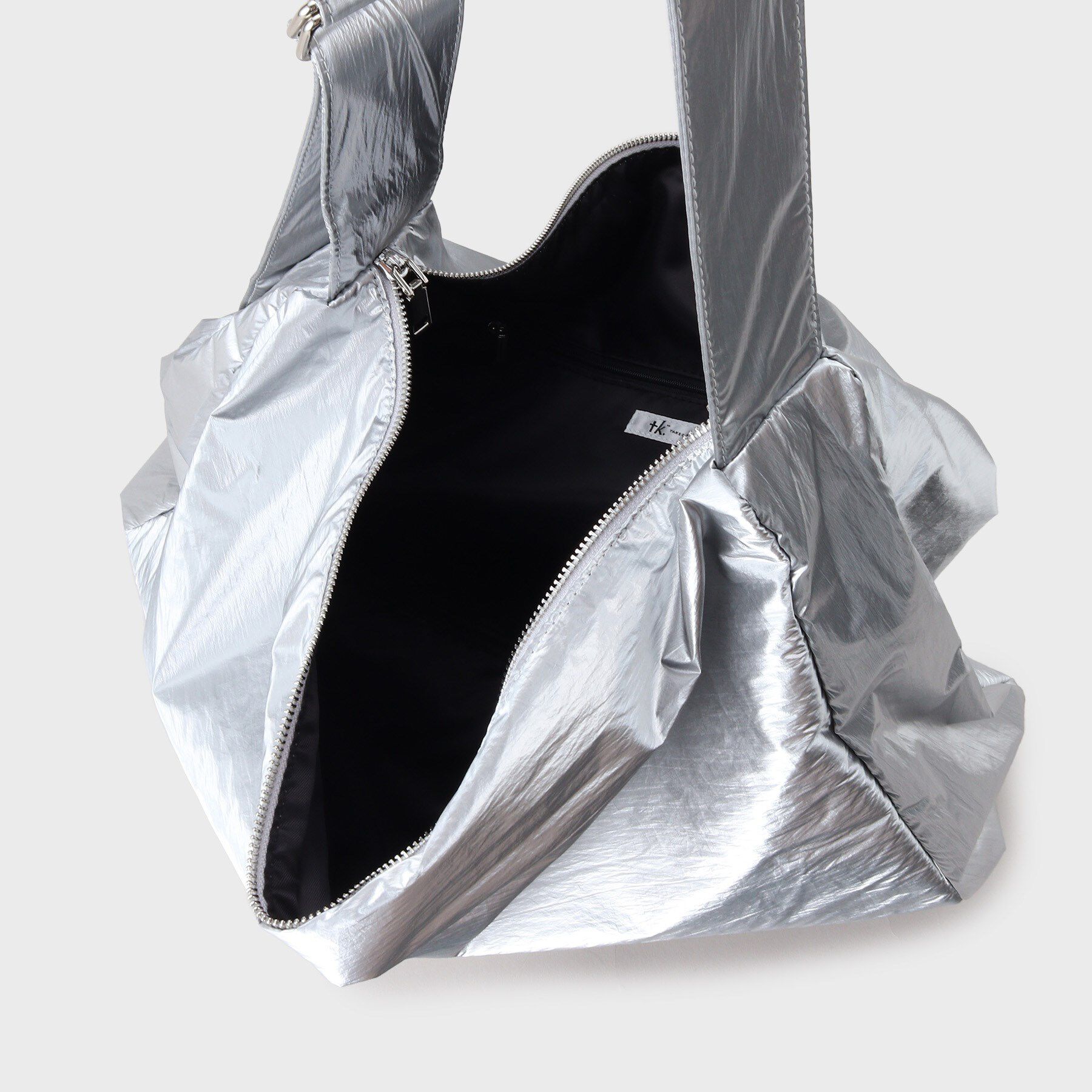 tk.TAKEO KIKUCHI「ビッグショルダーバッグ」|ショルダー・メッセンジャー|