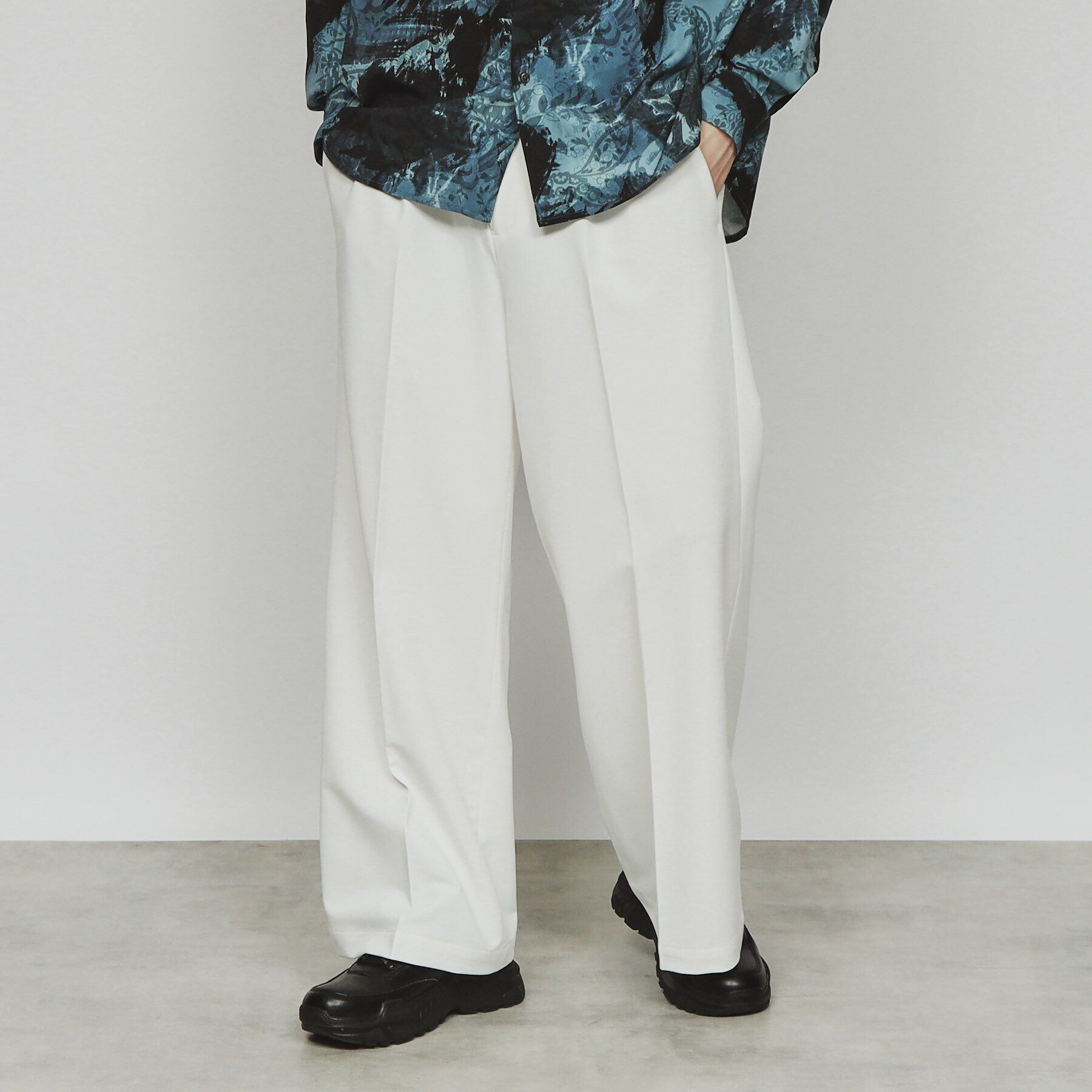 tk.TAKEO KIKUCHI「【Aラインシリーズ】スラックス」|その他|ホワイト(001)