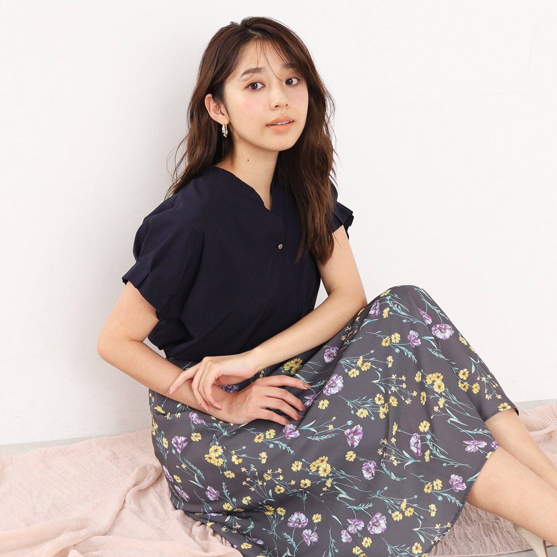 index「《7color/S-LLsize》バックシャンスキッパーブラウス【洗濯機洗い可/吸水速乾/防シワ/抗」|シャツ・ブラウス|ネイビー(094)