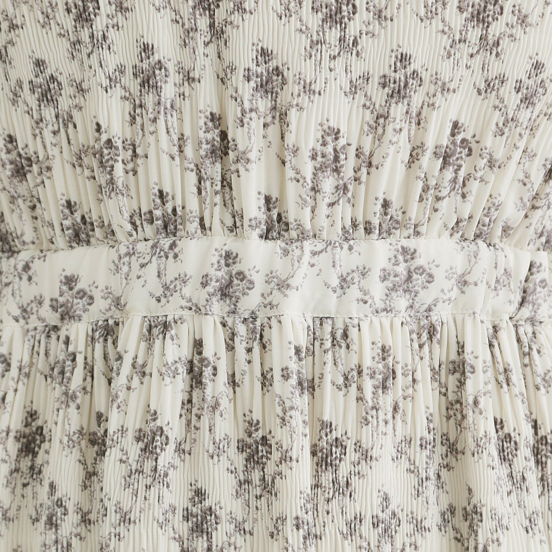 index「マジョリカプリーツ小花柄ワンピース【洗濯機洗い可】」|ワンピース|