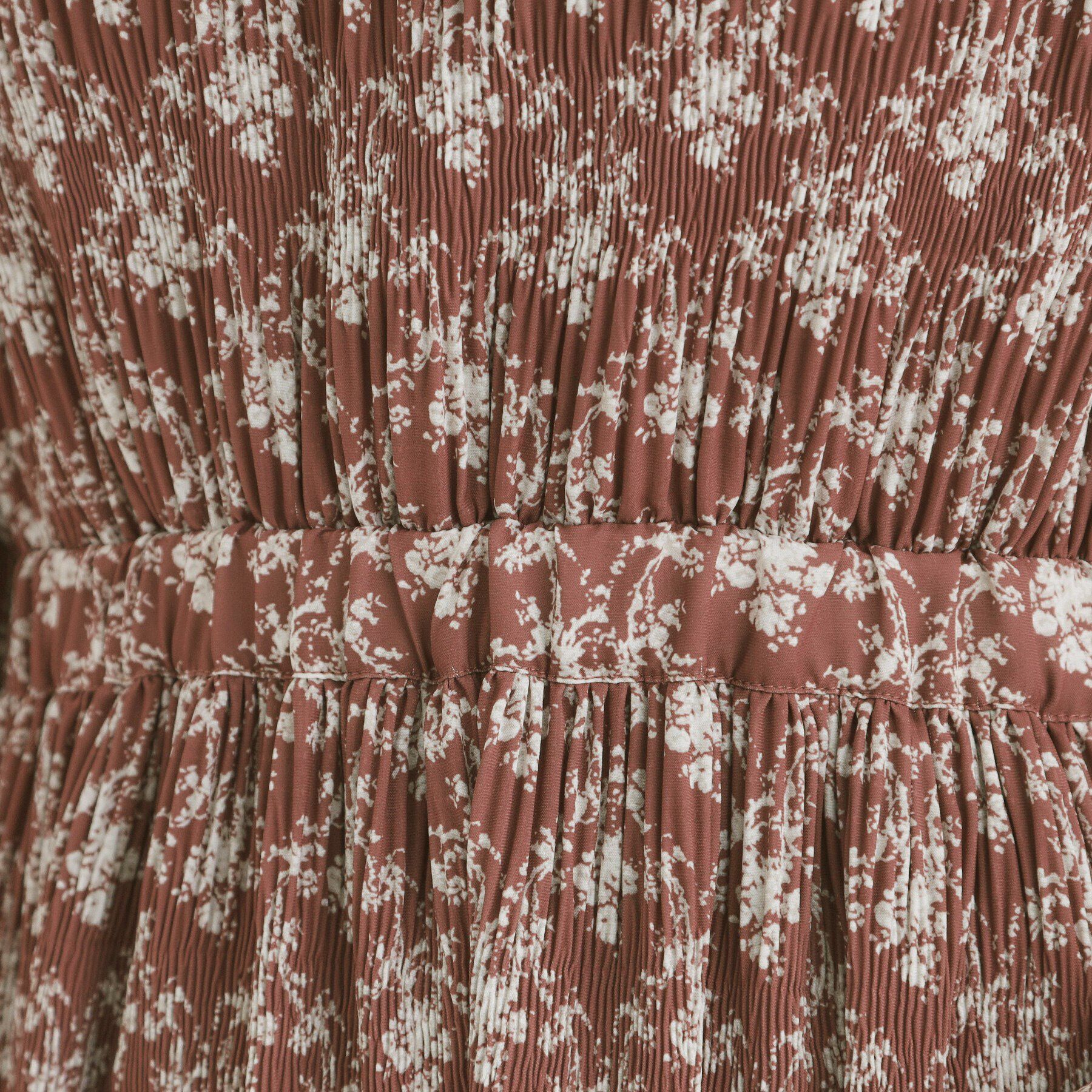 index「マジョリカプリーツ小花柄ワンピース【洗濯機洗い可】」|ワンピース|