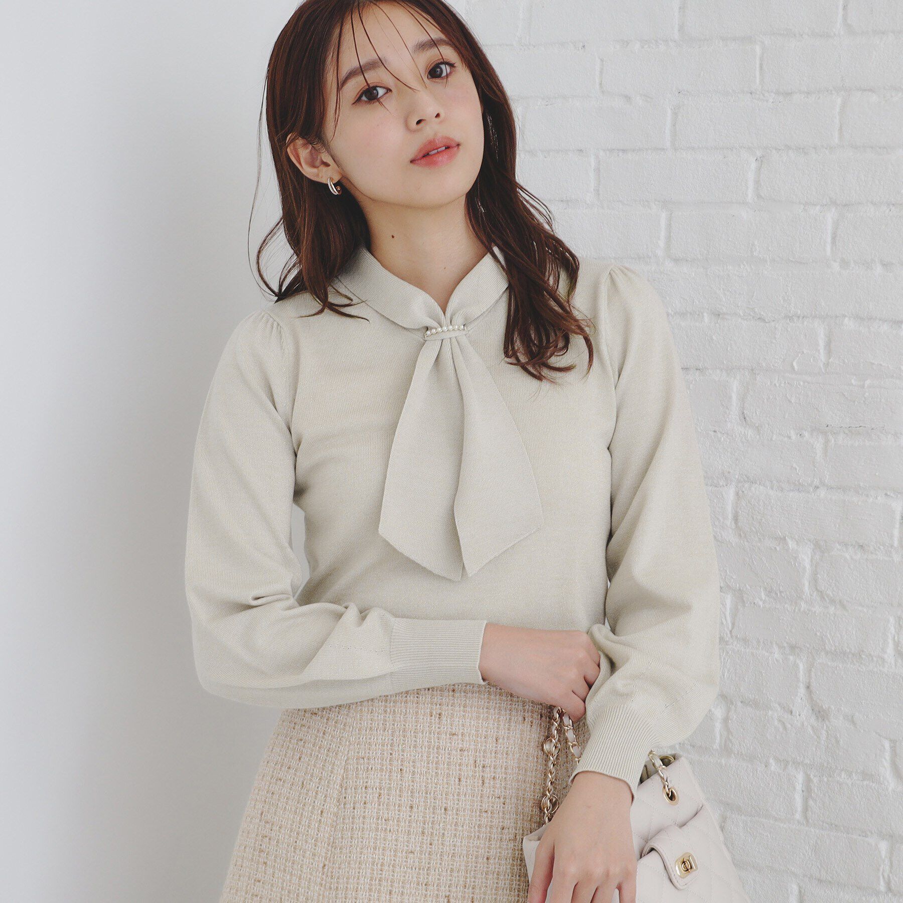 index「《8color/XS-LLsize》パール調パーツ付き ボウタイニット【洗濯機可】」|ニット・セーター|グレージュ(650)