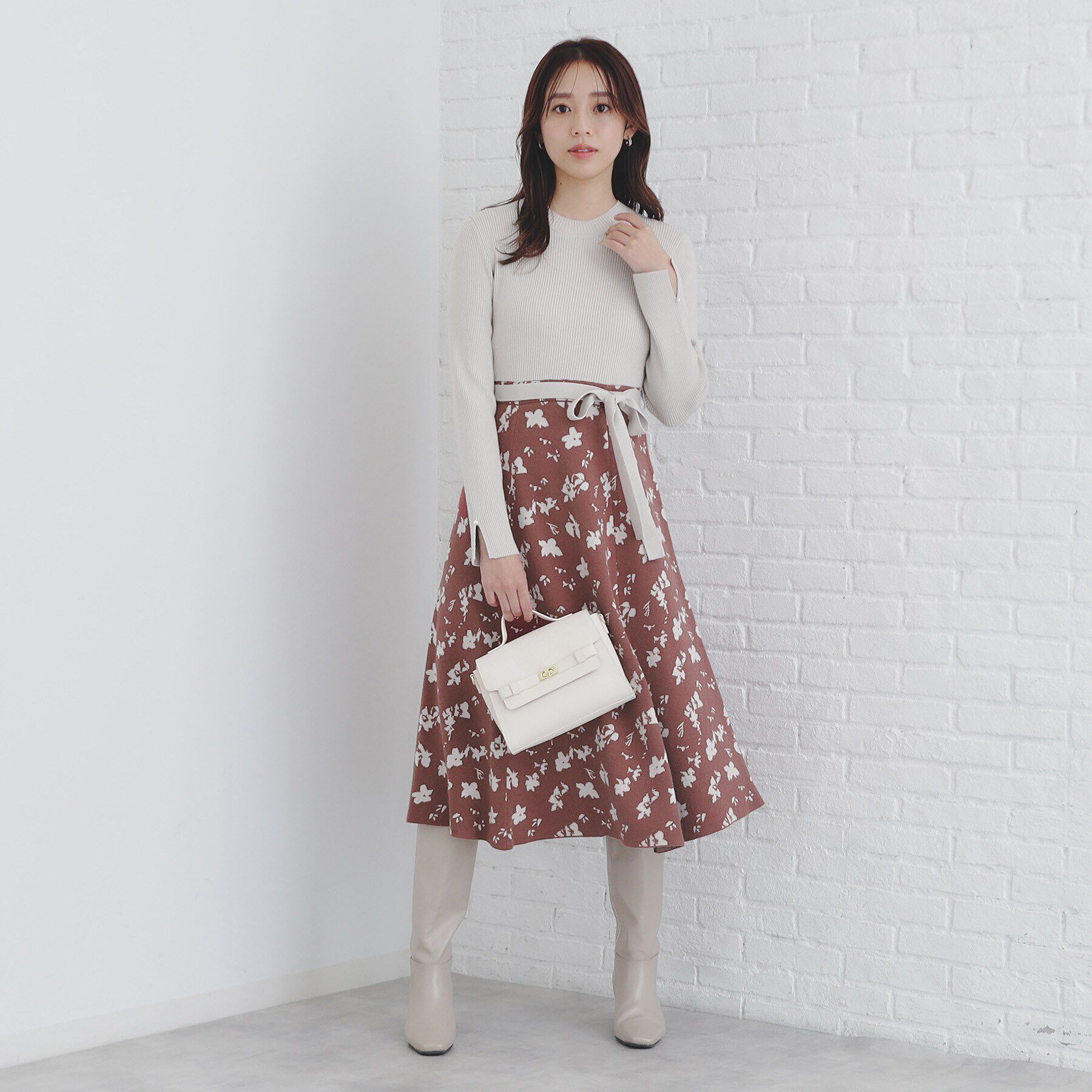 index「フラワージャカードフレアニットワンピース【洗濯機洗い可】」|ワンピース|