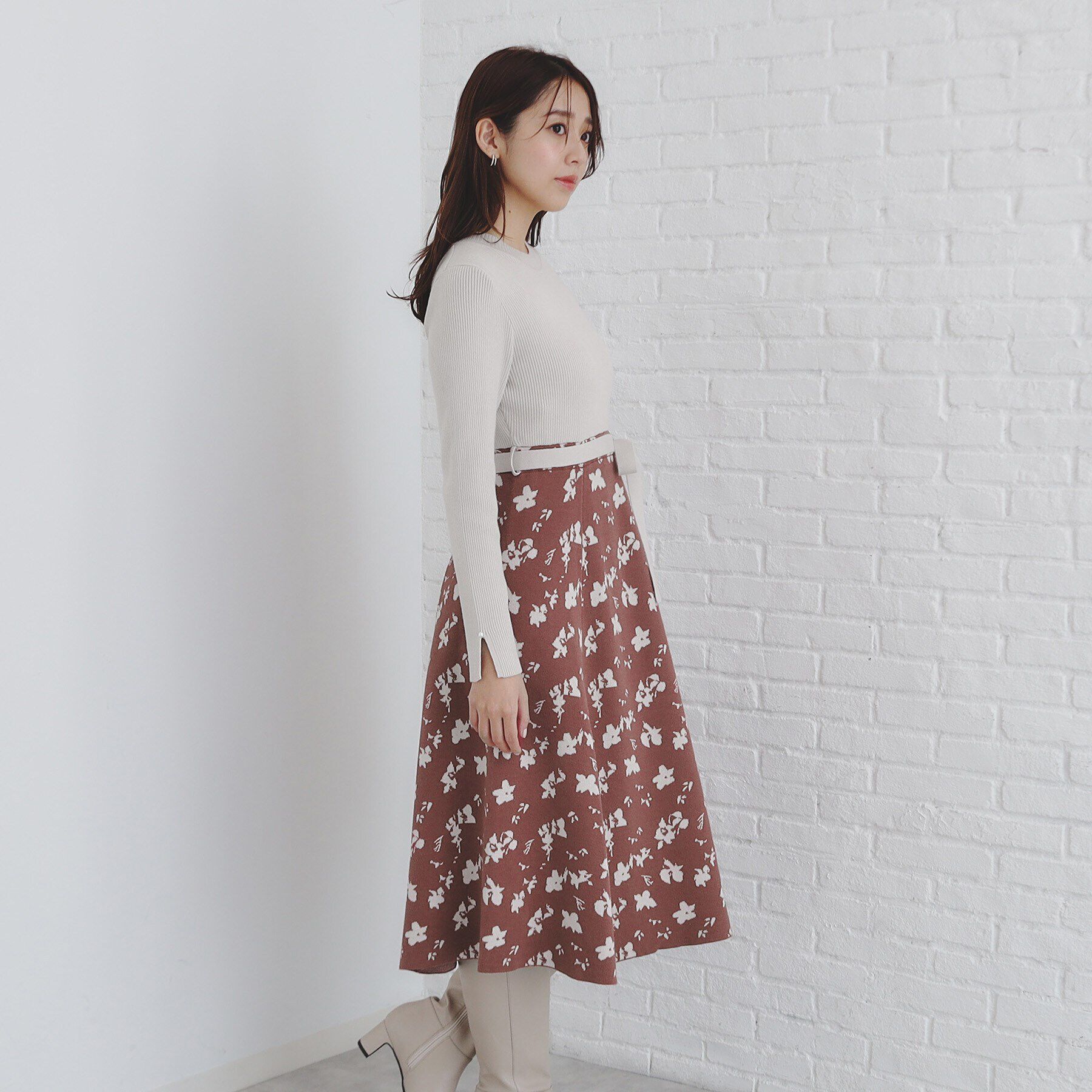 index「フラワージャカードフレアニットワンピース【洗濯機洗い可】」|ワンピース|