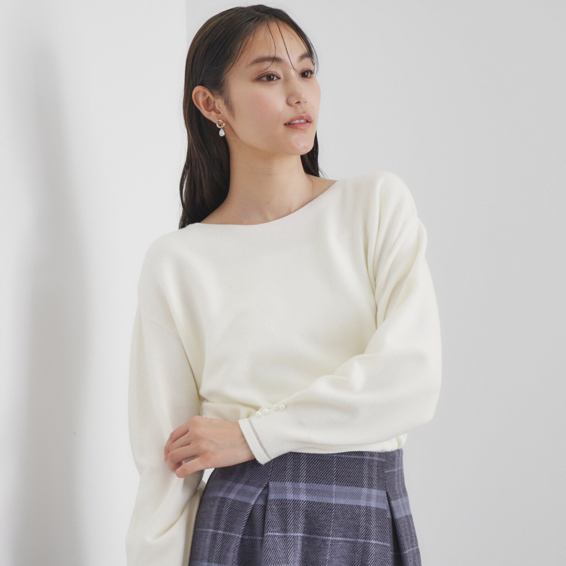 index「《6color/XS-LLsize》ボートネックドルマンニット【洗濯機洗い可】」|ニット・セーター|オフホワイト(003