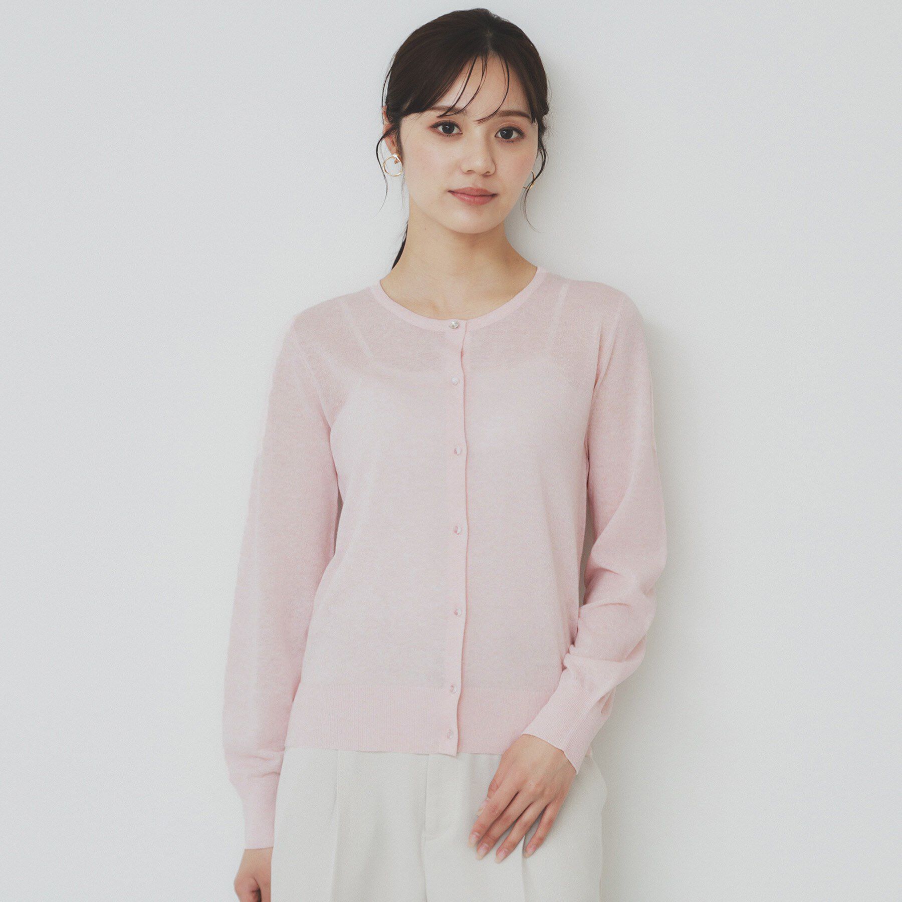 index「《7色展開/XS-LLサイズ》ビジューボタンクルーネックカーディガン【洗濯機洗い可】」|カーディガン|