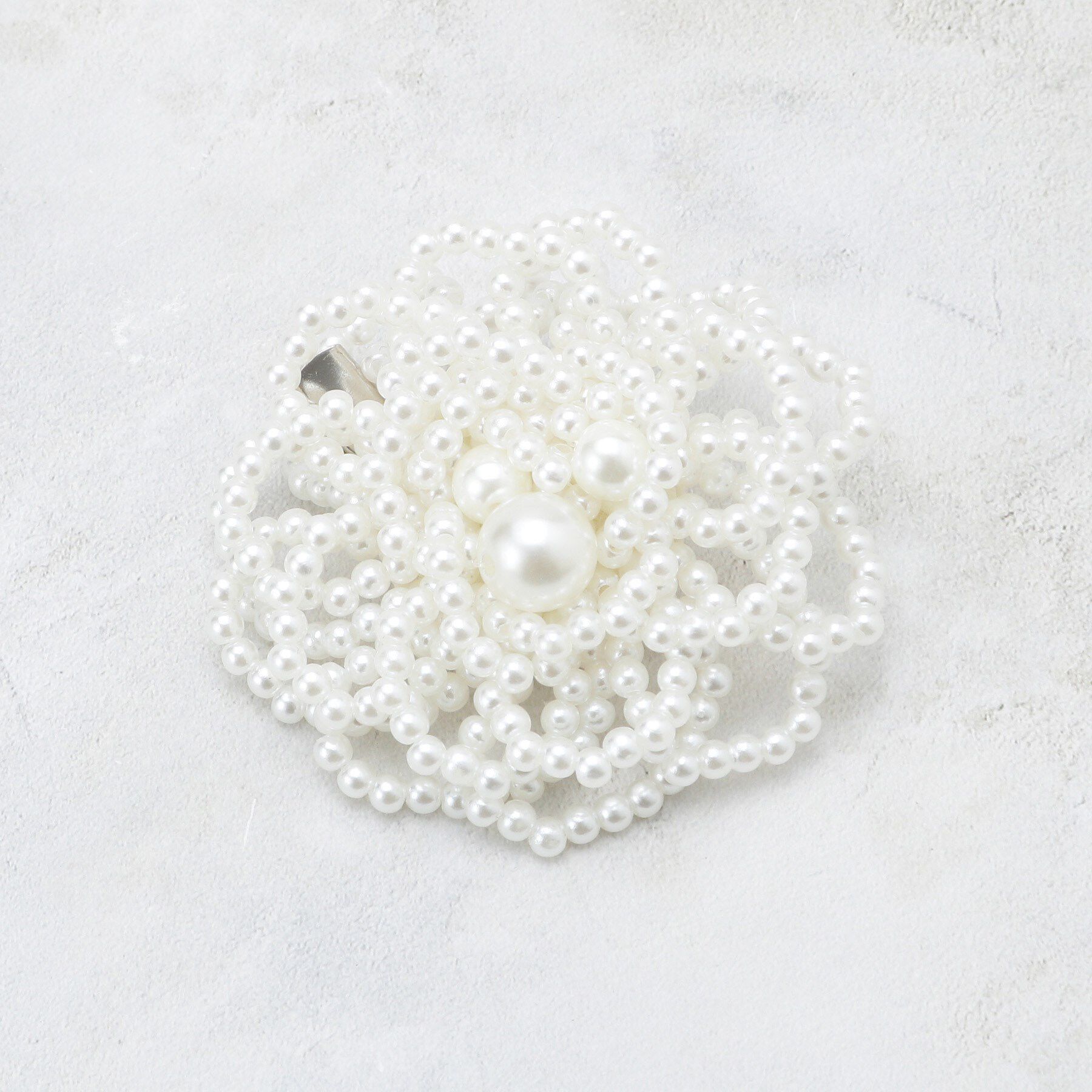 OPAQUE.CLIP「フェイクパールフラワーコサージュ」|ブローチ・コサージュ|オフホワイト(003