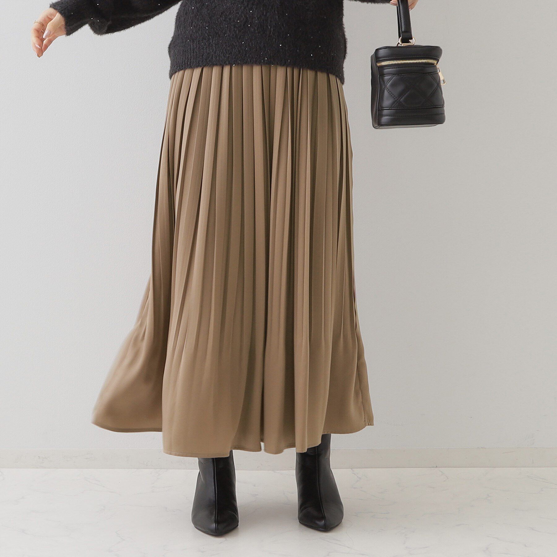 Couture broach「【軽やか・上品なツヤ感】ピーチサテンプリーツスカート」|スカート|