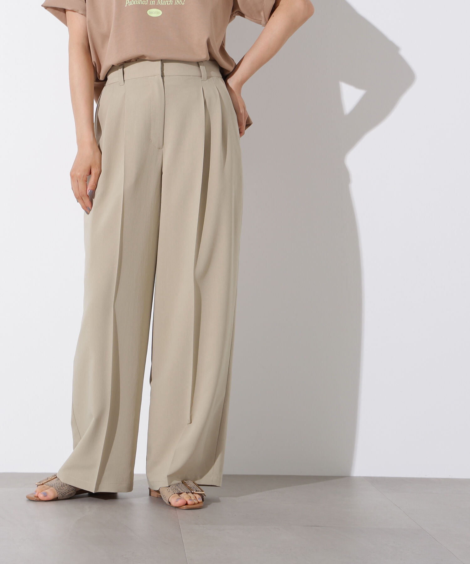  「ドライタッチツータックワイドパンツ」|その他|ベージュ