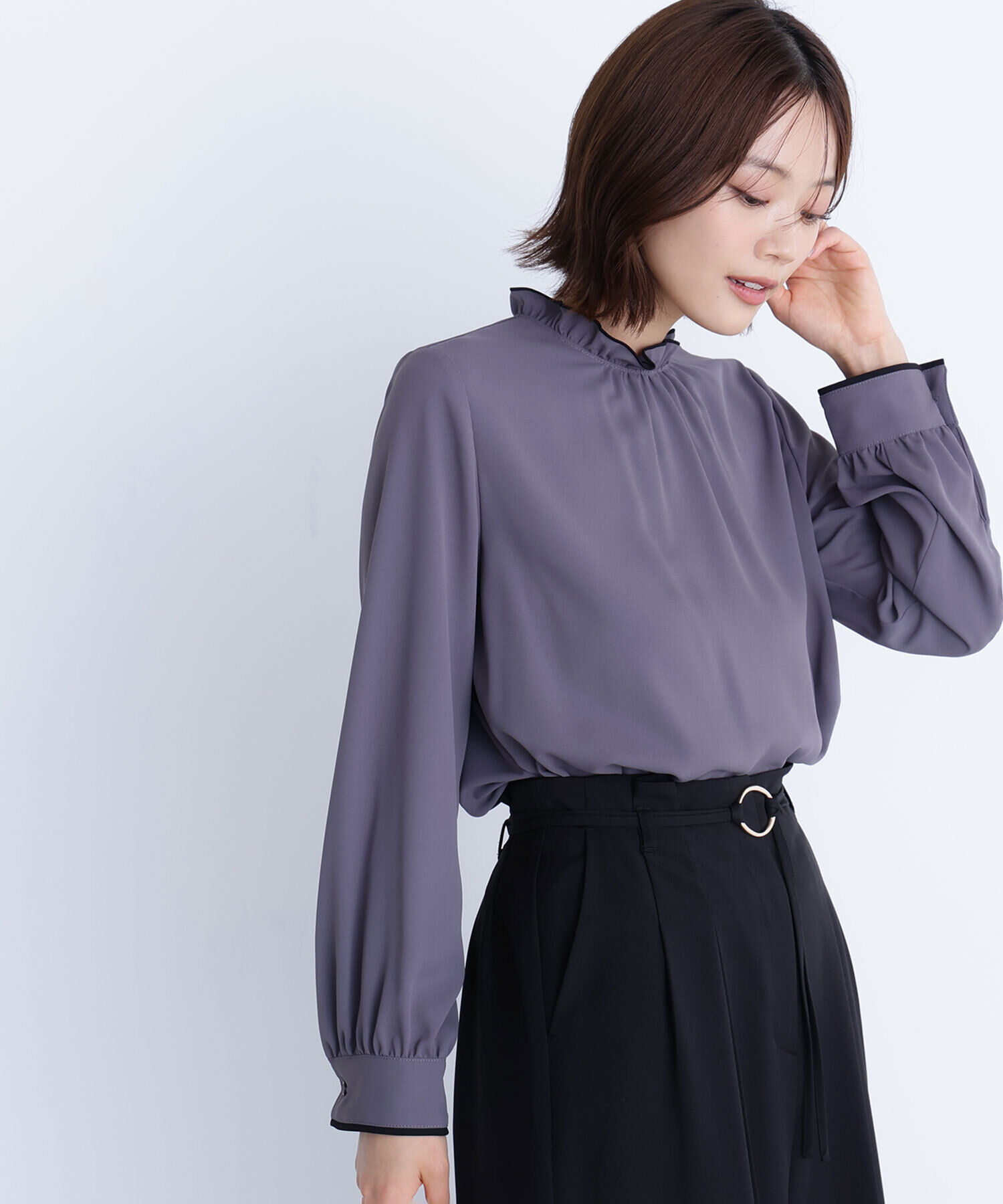  「バイカラーフリルネックブラウス」|シャツ・ブラウス|チャコール2