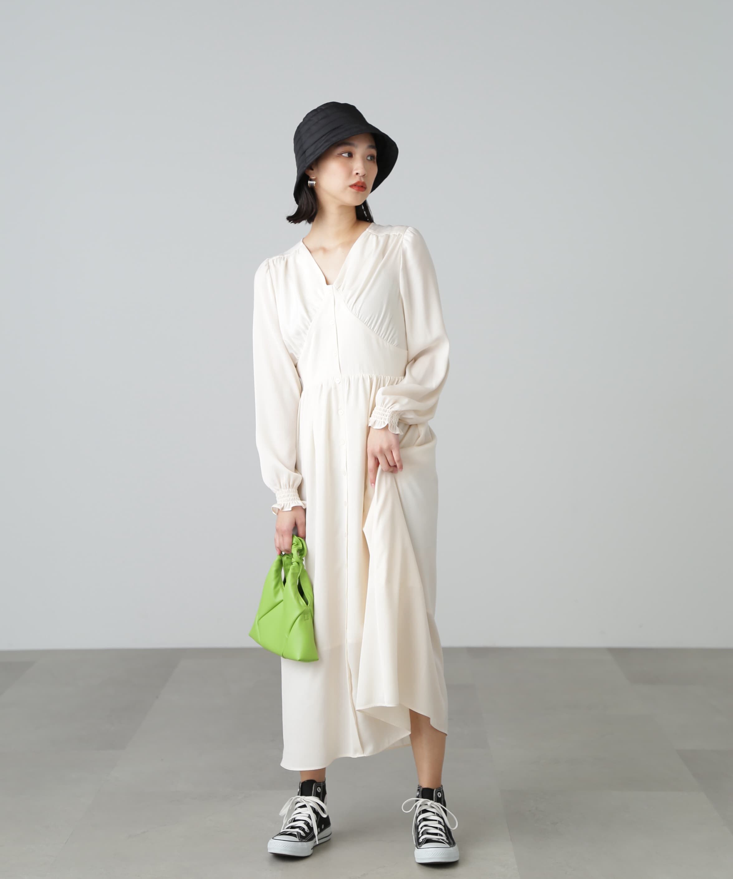  「ボリュームスリーブＶネックワンピース」|ワンピース|