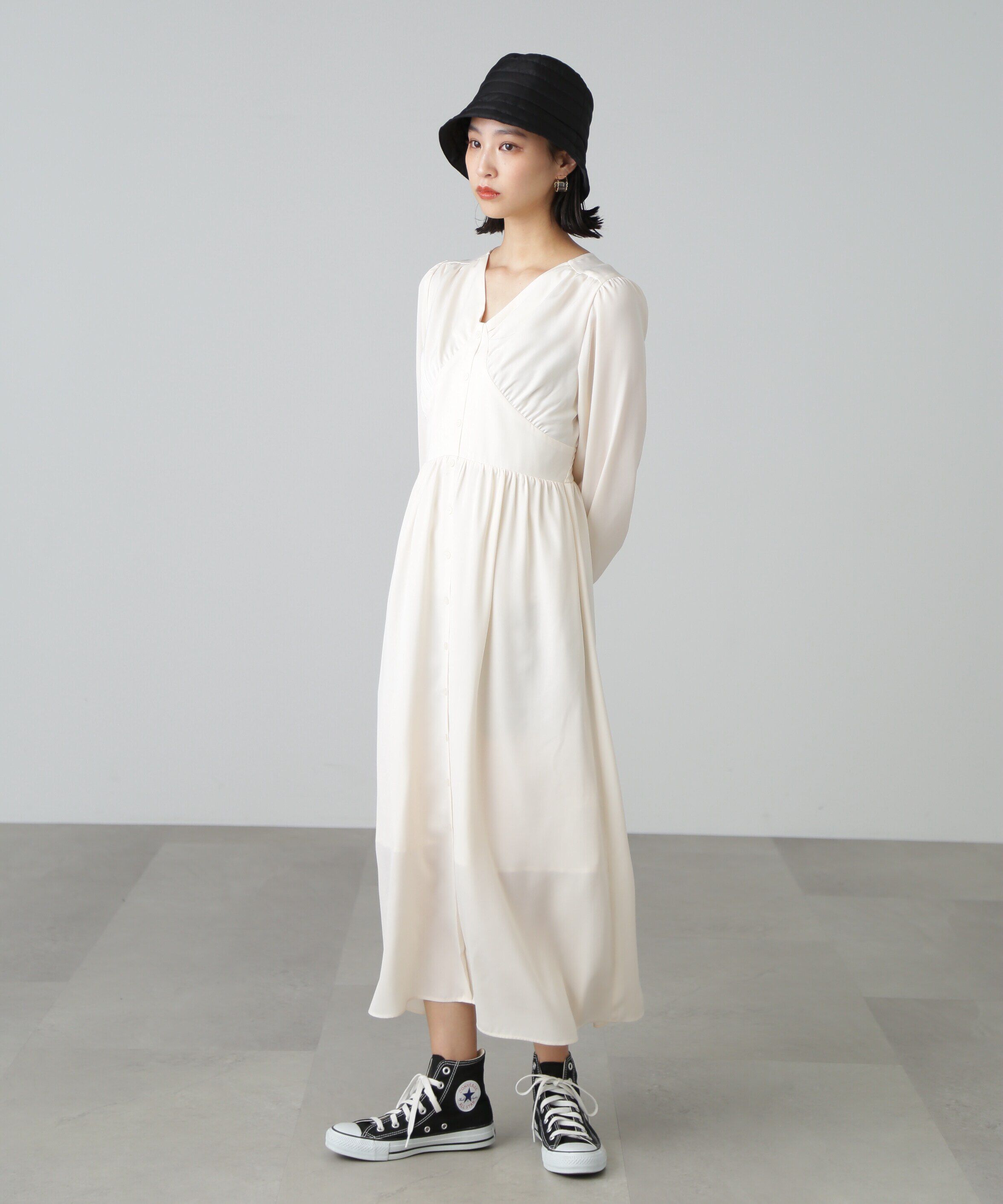  「ボリュームスリーブＶネックワンピース」|ワンピース|