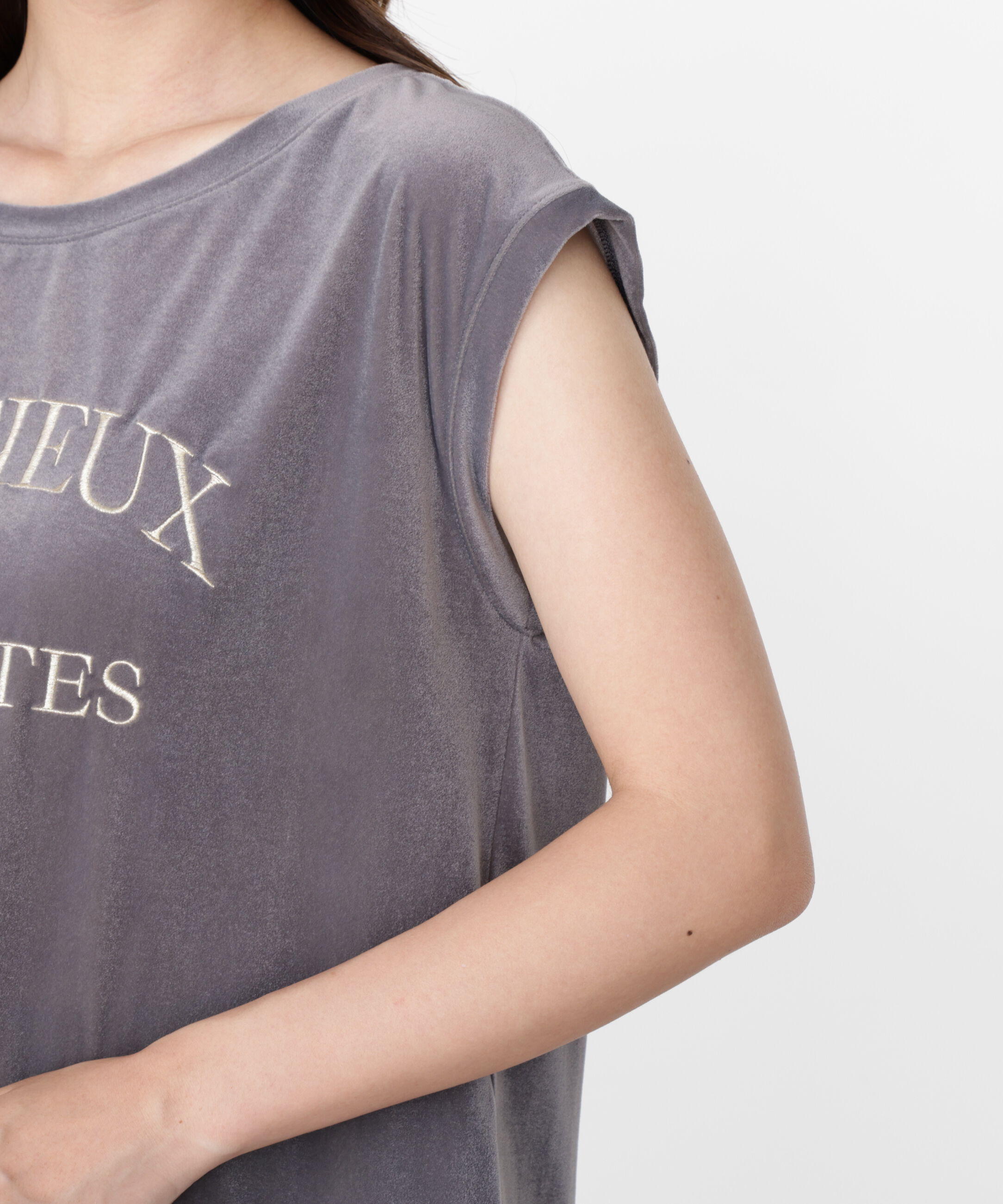 PROPORTION BODY DRESSING「＜ハンドウォッシャブル＞シアーベロア刺繍Tシャツ」|Tシャツ・カットソー|