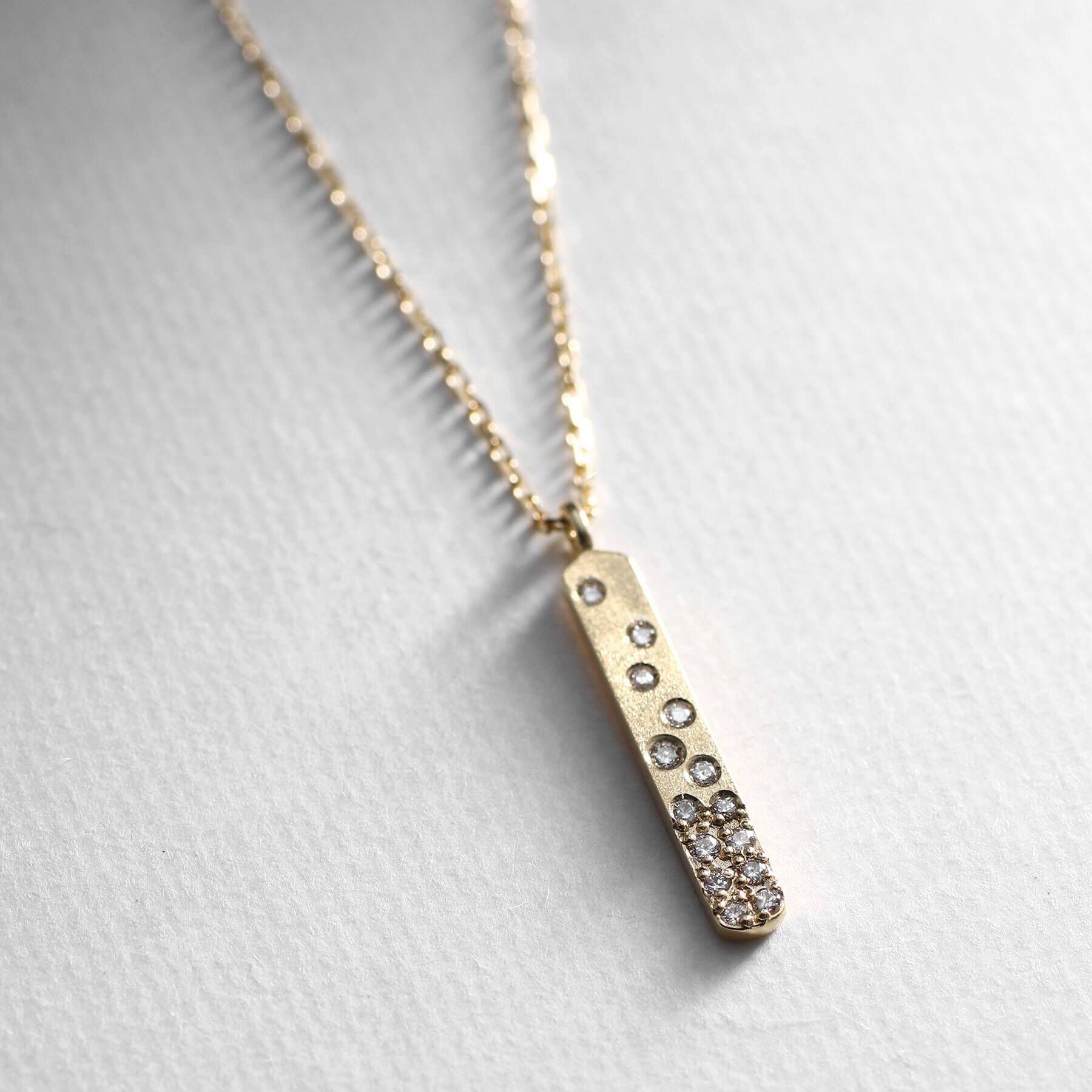 COCOSHNIK「K18ダイヤモンド アラシパヴェ バーネックレス」|ネックレス|