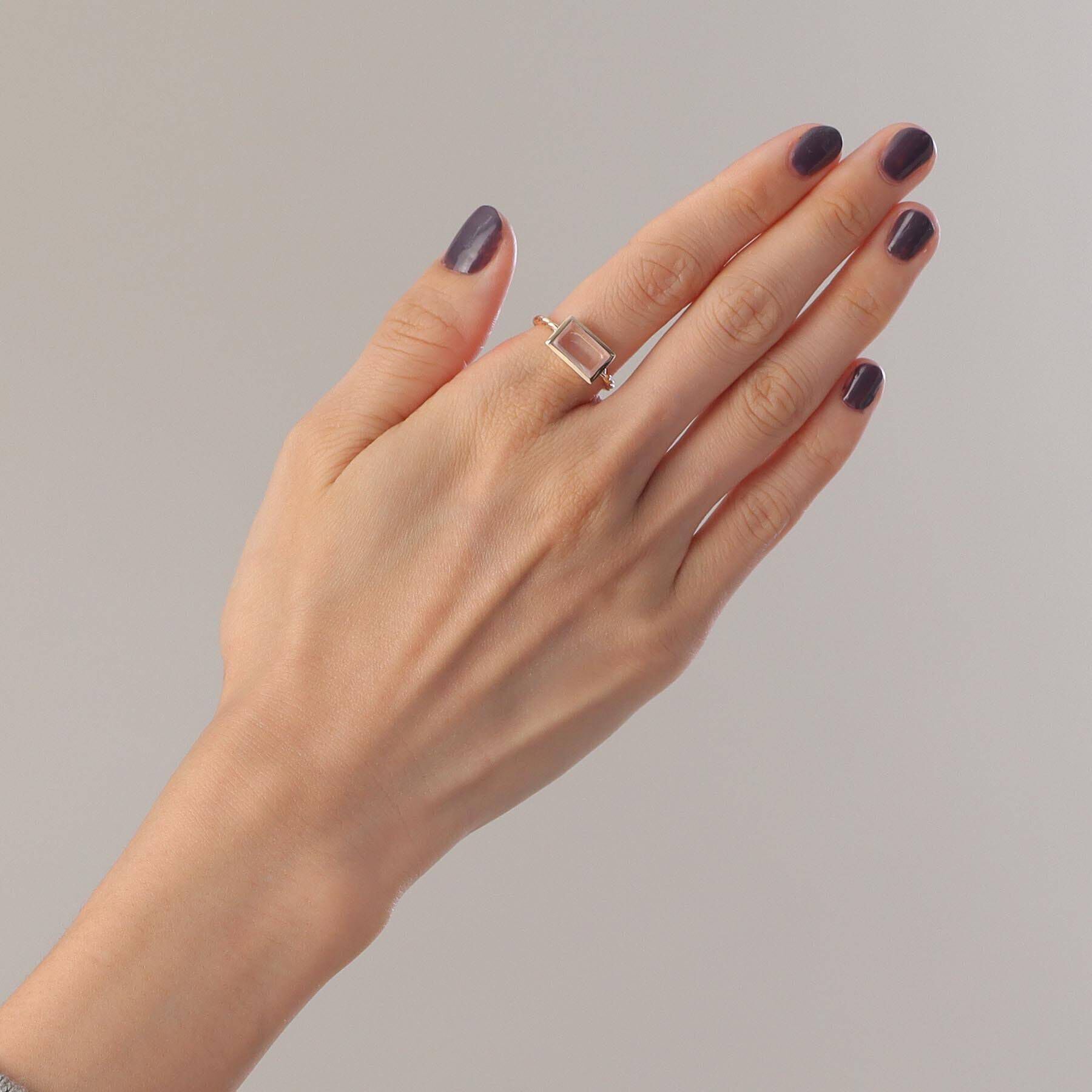 COCOSHNIK「K10ローズクォーツ バフトップカット リング」|リング|