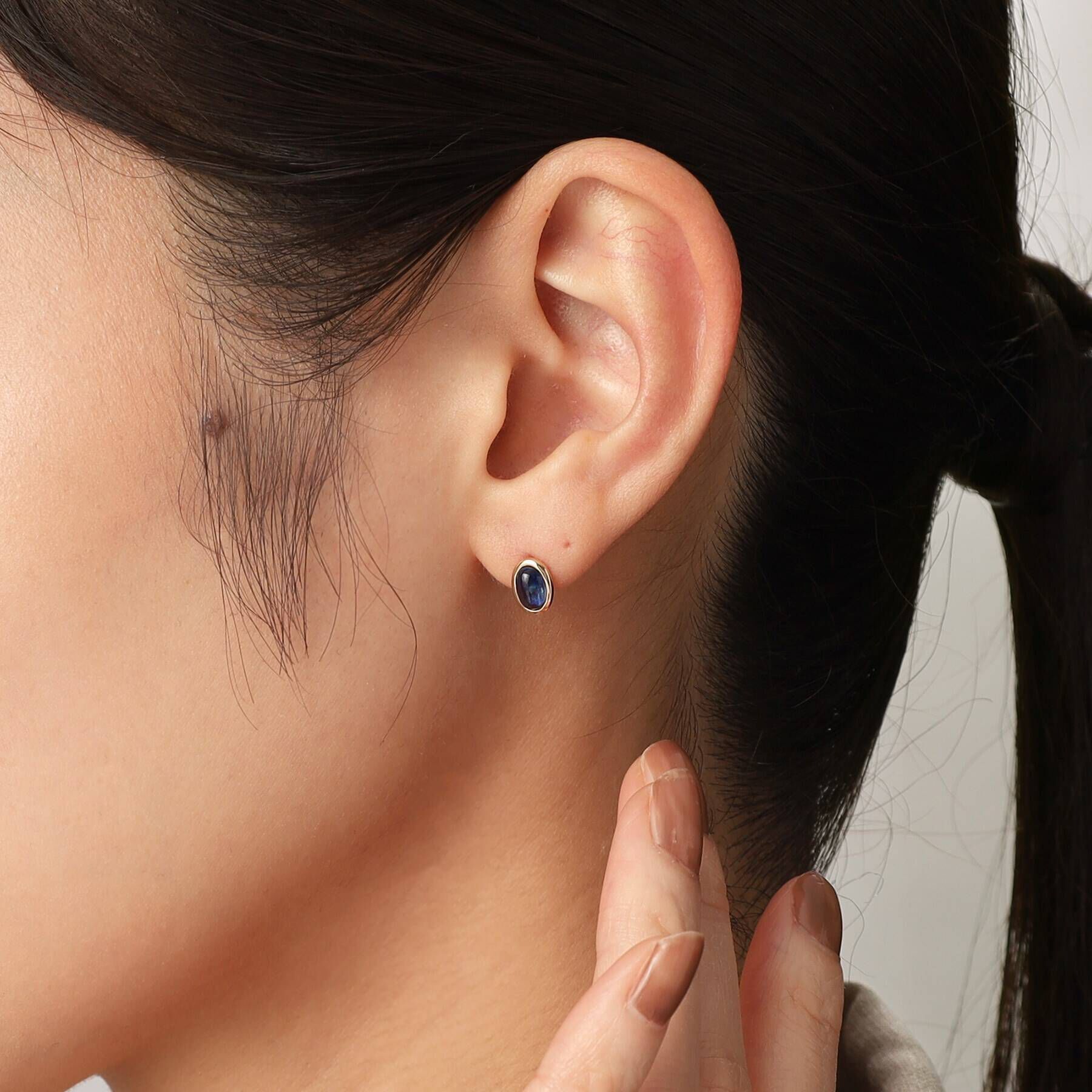 COCOSHNIK「K10カイヤナイト オーバルカボション スタッドピアス」|ピアス|