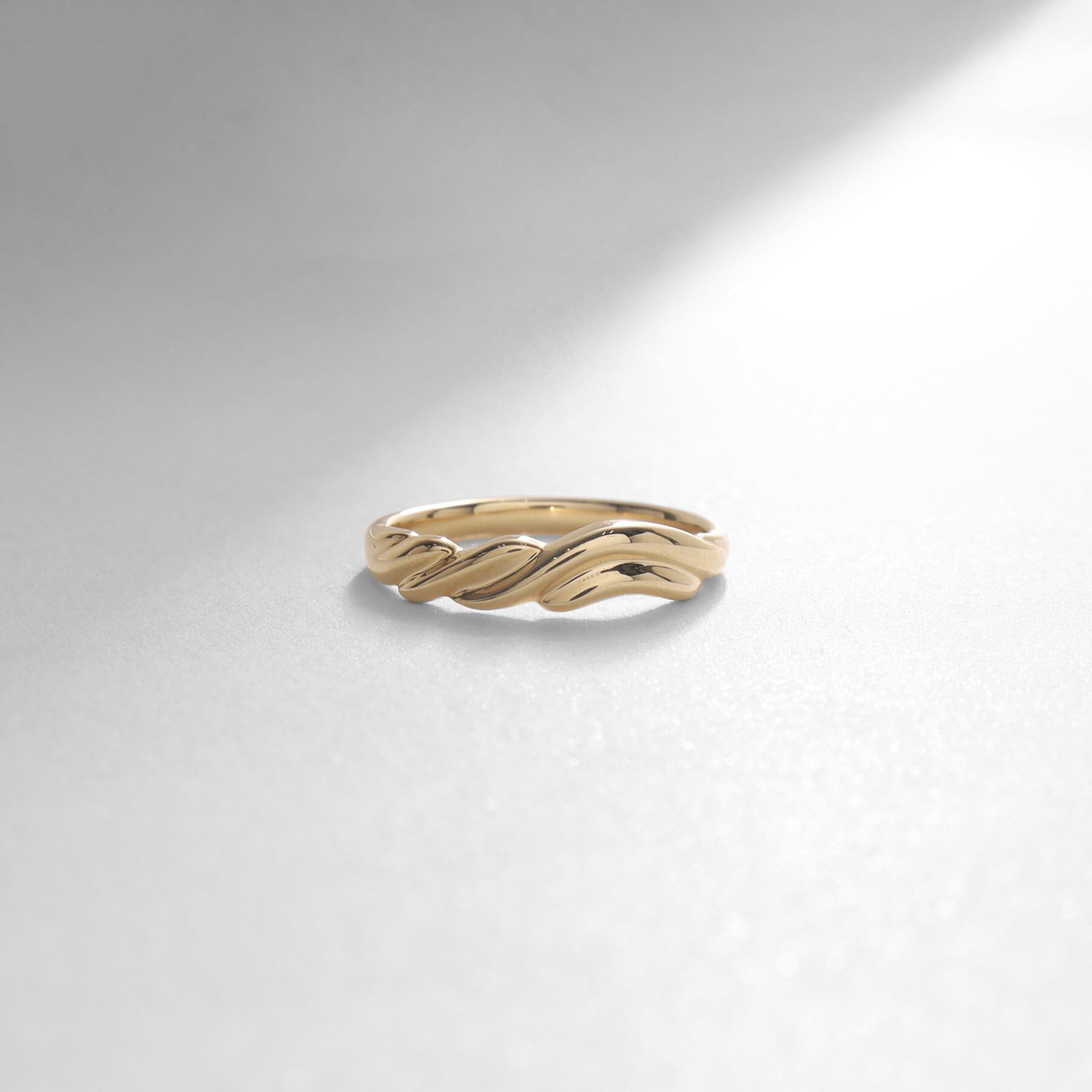 COCOSHNIK「K10ウェーブロープ リング」|リング|