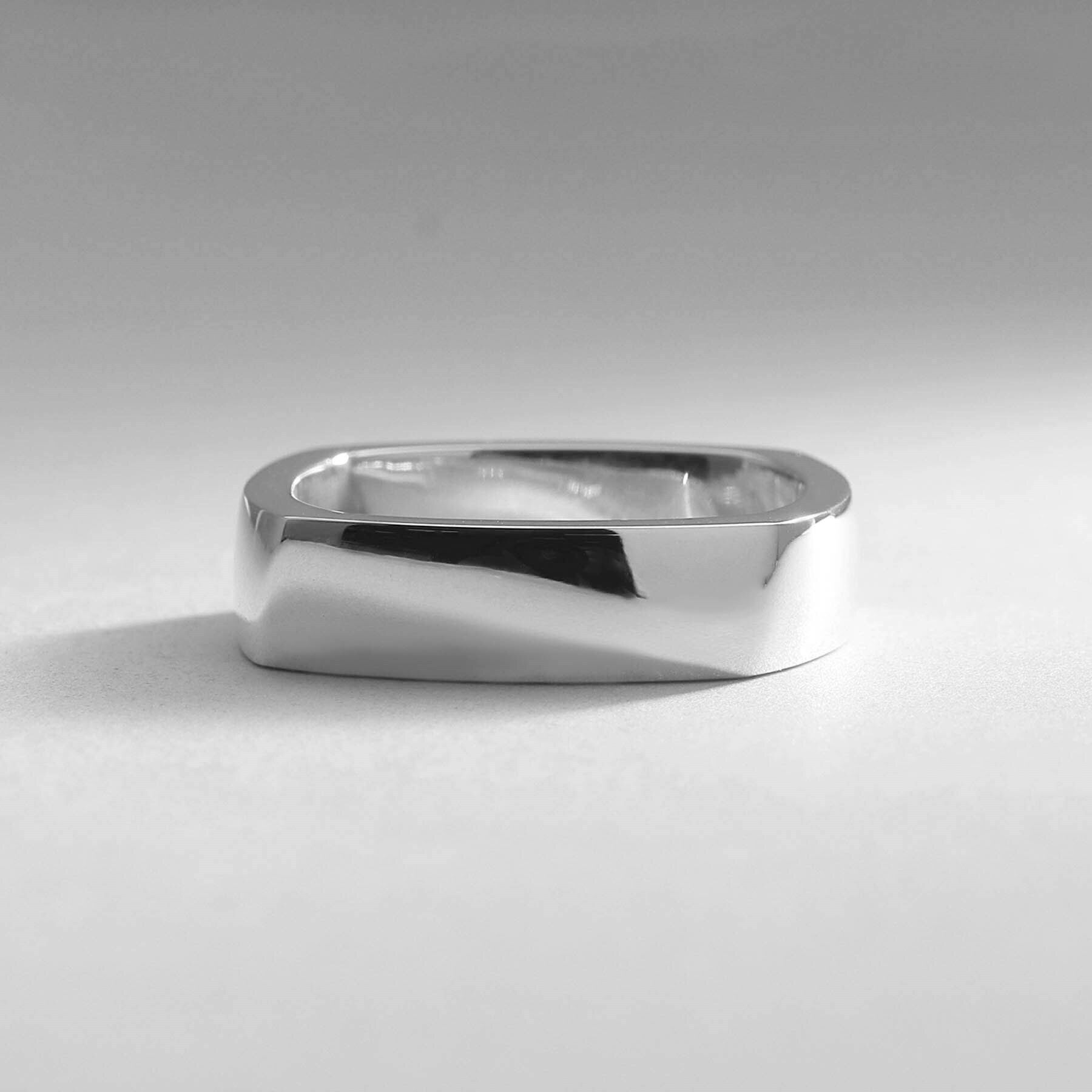 COCOSHNIK ONKITSCH「シルバー ツイストスクエア リングS」|リング|