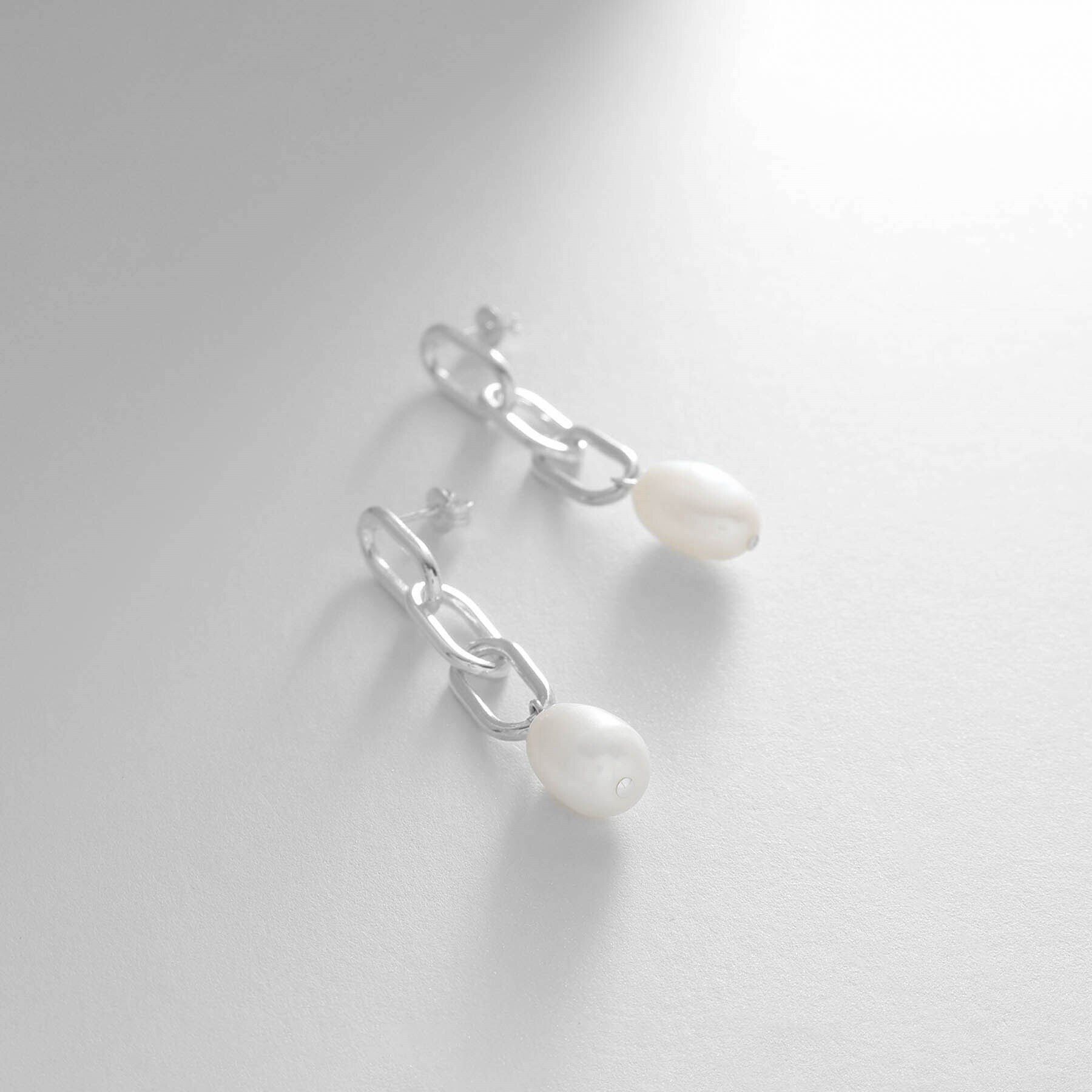 COCOSHNIK ONKITSCH「シルバー バロックパール チェーンリンク ロングピアス」|ピアス|