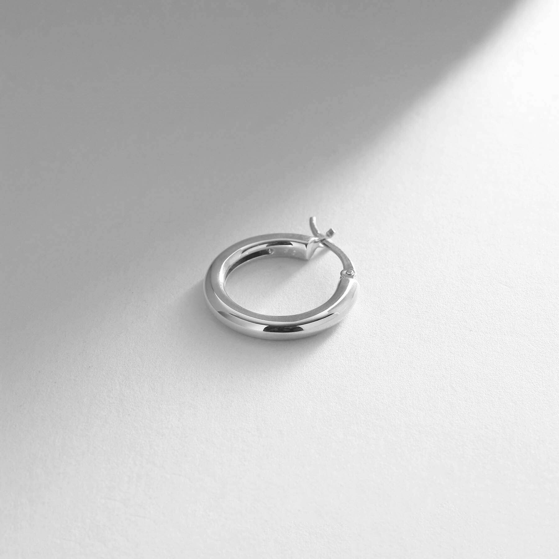 COCOSHNIK ONKITSCH「シルバー フープピアス パールチャーム」|ピアス|