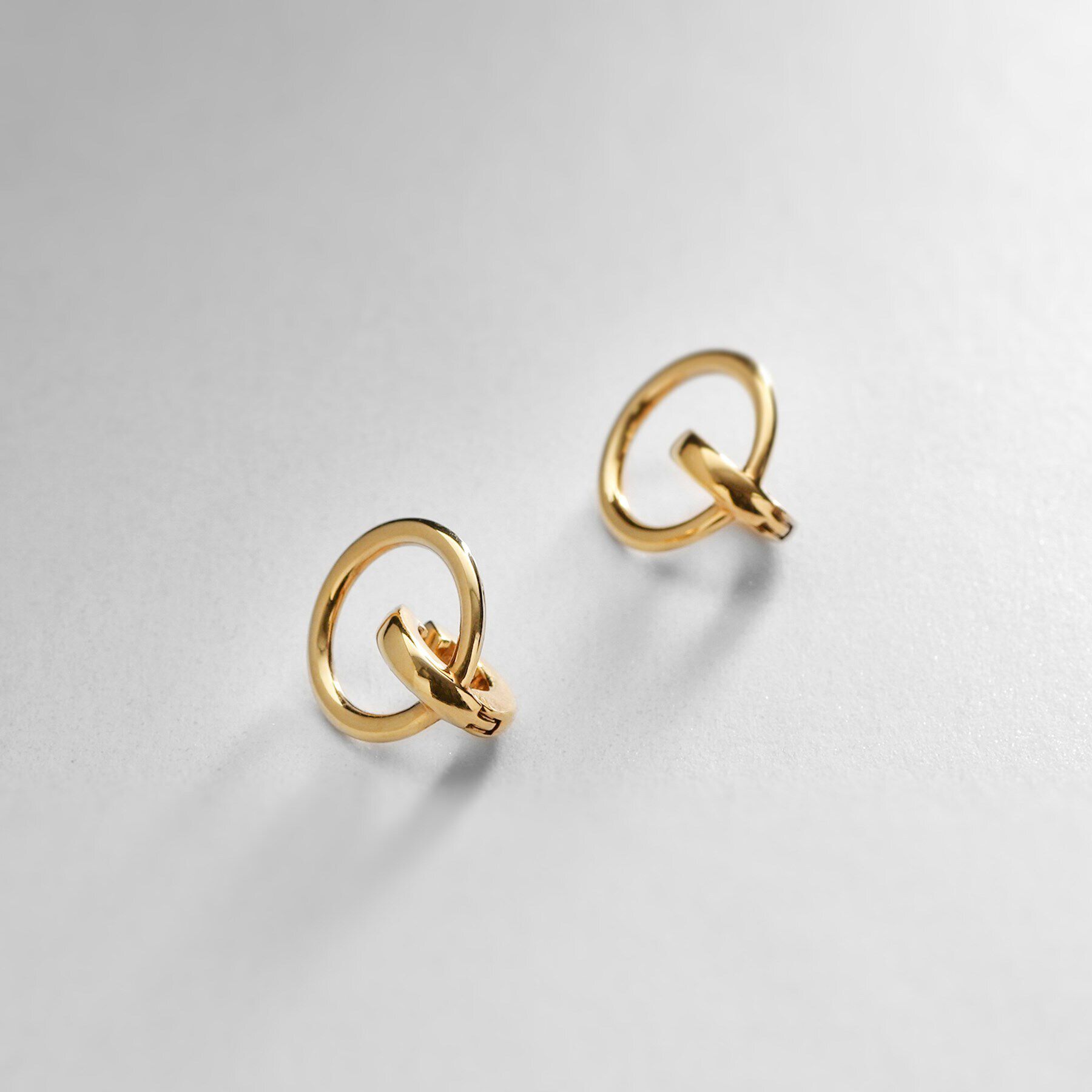 COCOSHNIK ONKITSCH「シルバー サークル　イヤリング GP」|イヤリング|ゴールド(600)