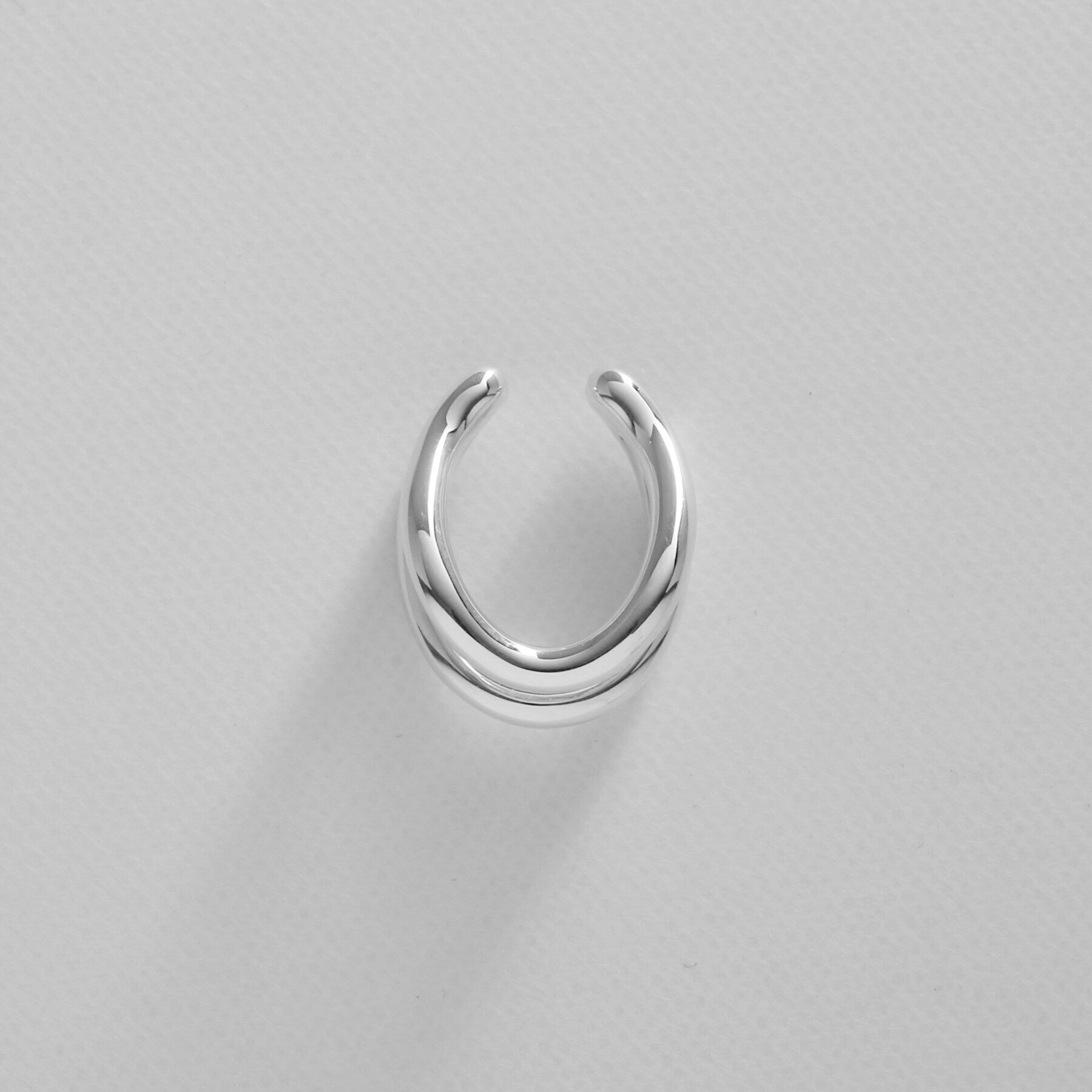 COCOSHNIK ONKITSCH「シルバー ラインイヤーカフ ダブルカーブ」|イヤリング|