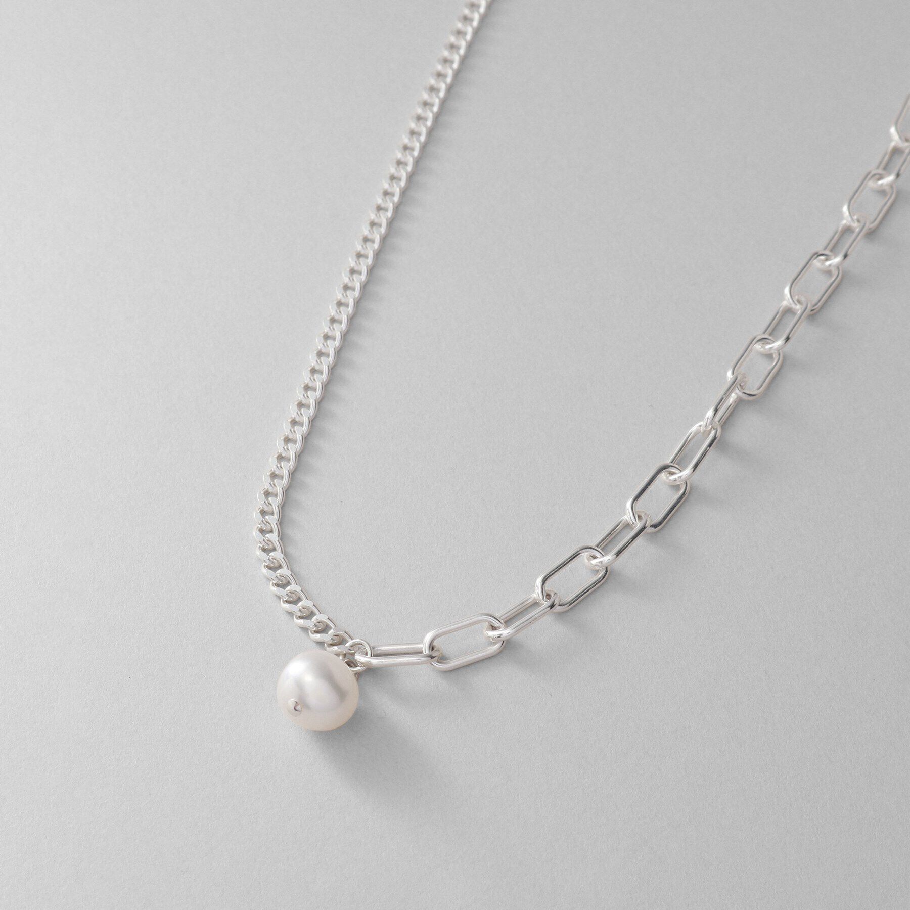 COCOSHNIK ONKITSCH「シルバー ミックスチェーン ケーブル・カーブ パールネックレス」|ネックレス|
