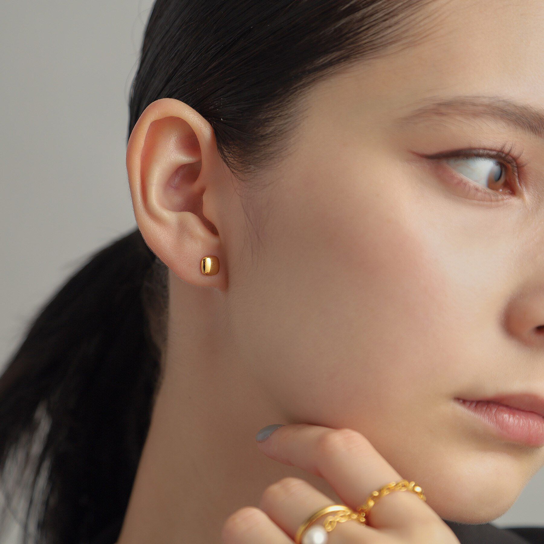 COCOSHNIK ONKITSCH「シルバー クッションシェイプ スタッドピアス GP」|ピアス|