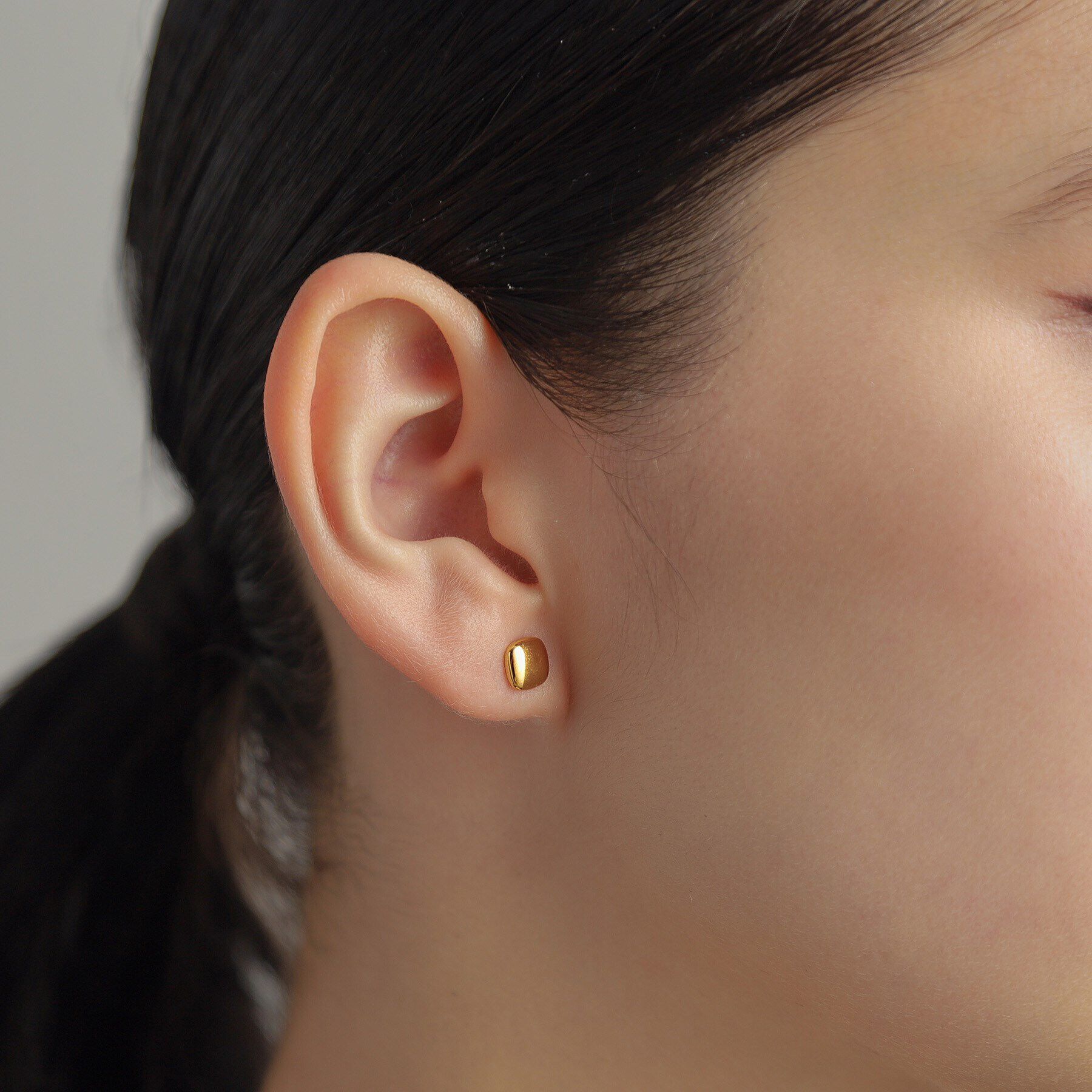 COCOSHNIK ONKITSCH「シルバー クッションシェイプ スタッドピアス GP」|ピアス|