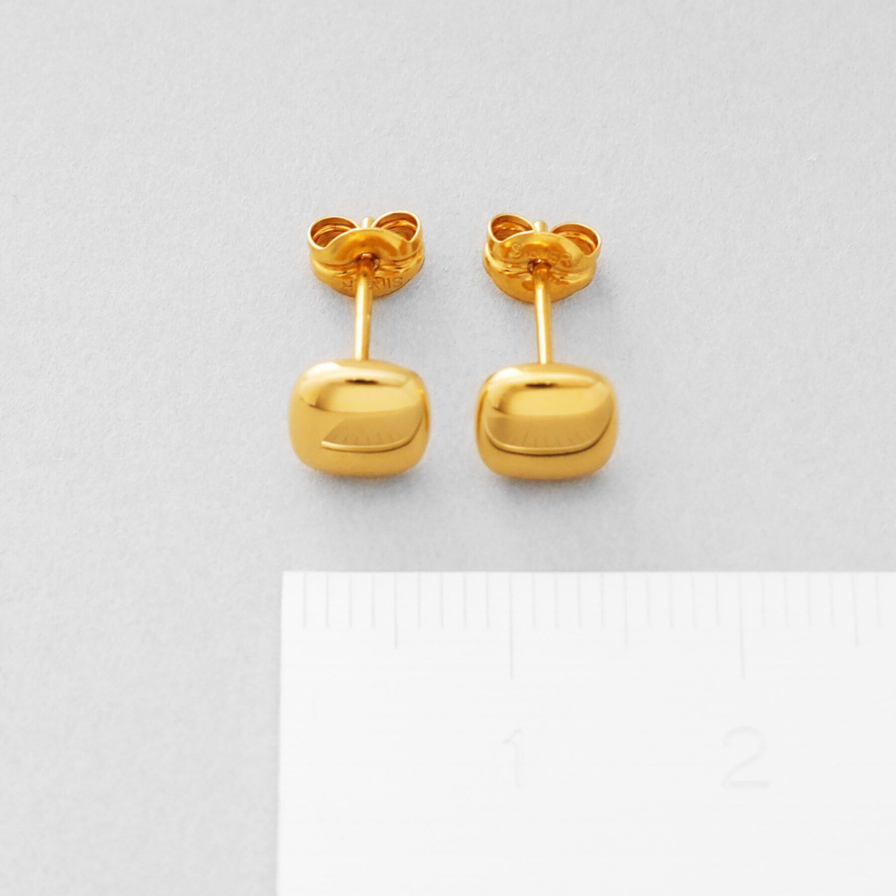 COCOSHNIK ONKITSCH「シルバー クッションシェイプ スタッドピアス GP」|ピアス|