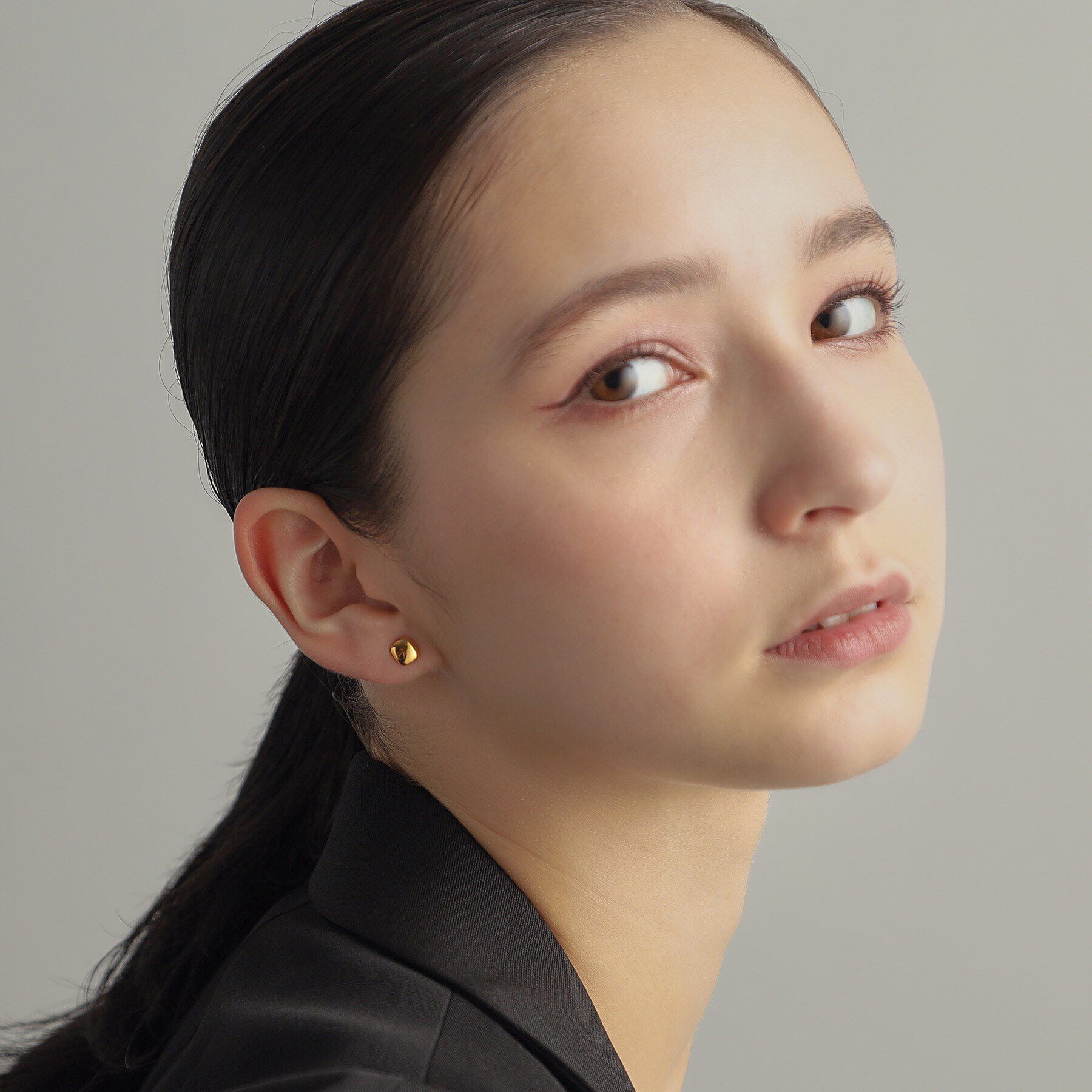 COCOSHNIK ONKITSCH「シルバー クッションシェイプ スタッドピアス GP」|ピアス|