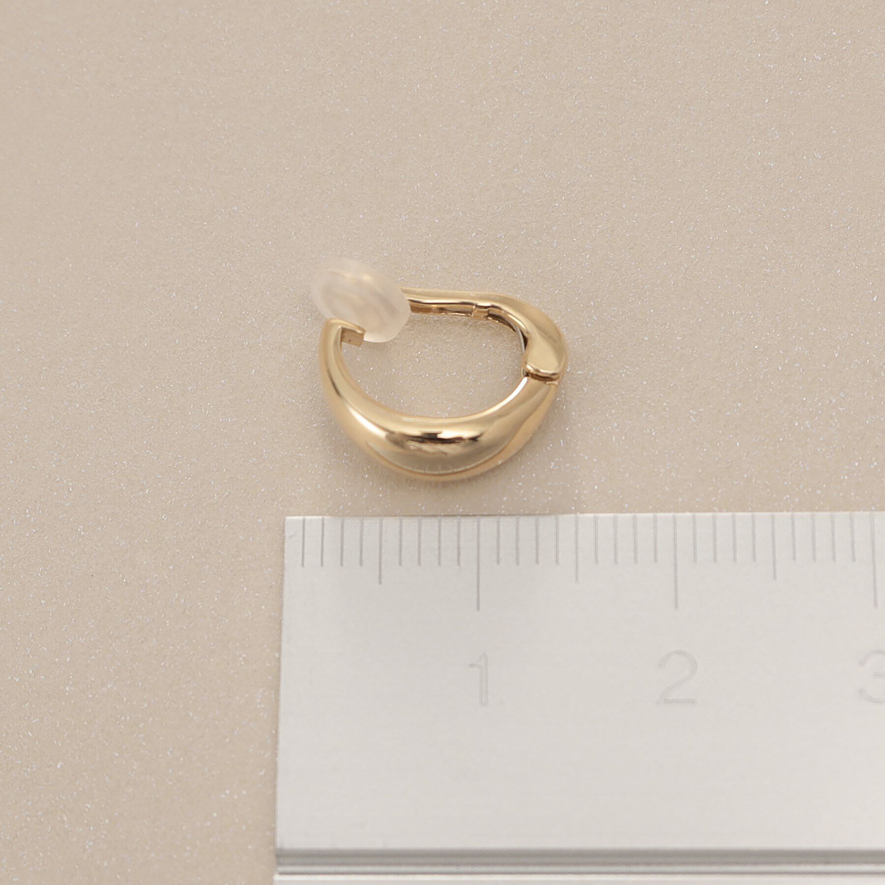 COCOSHNIK「K10ペアシェイプワンタッチ イヤリング」|イヤリング|