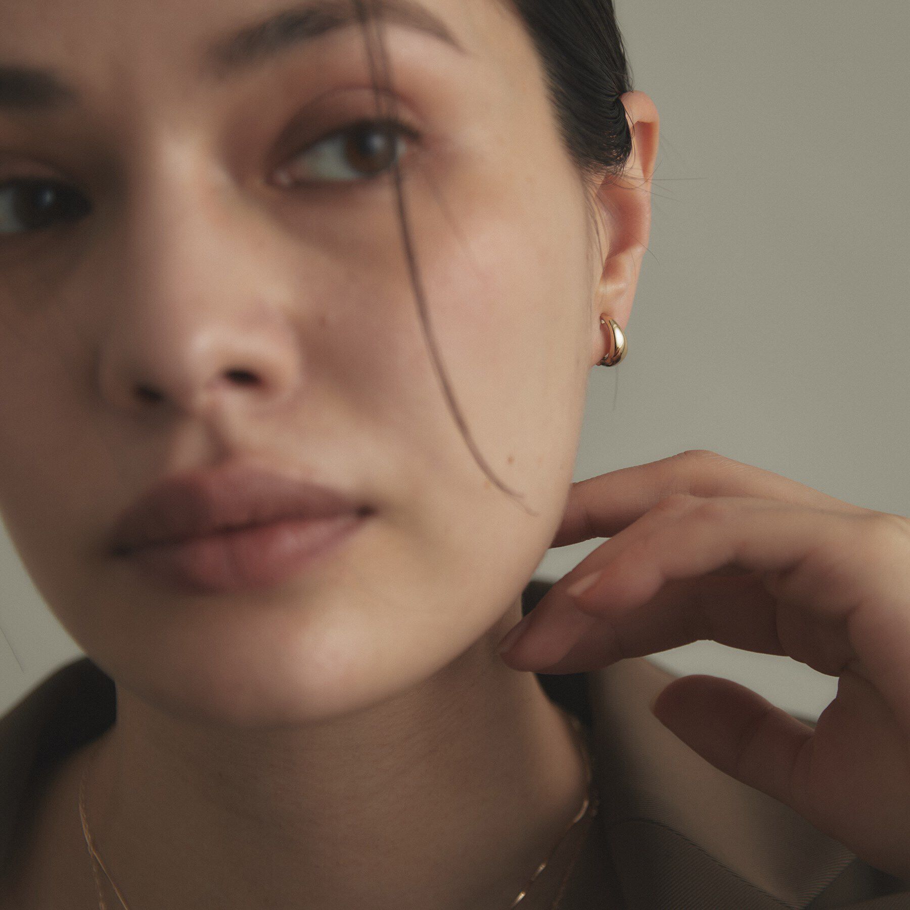 COCOSHNIK「K10ペアシェイプワンタッチ イヤリング」|イヤリング|