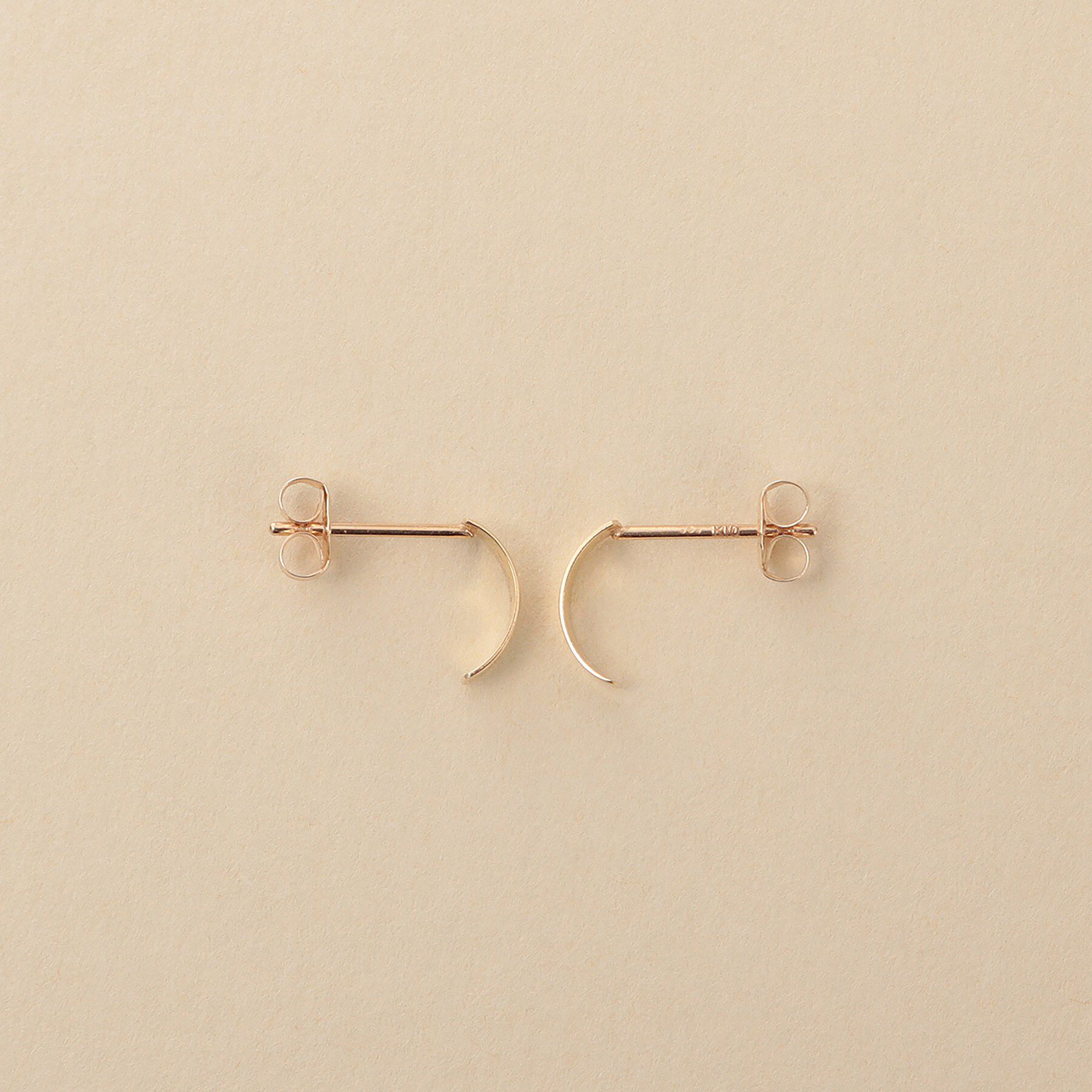 COCOSHNIK ONKITSCH「K10プレートアーチピアス」|ピアス|