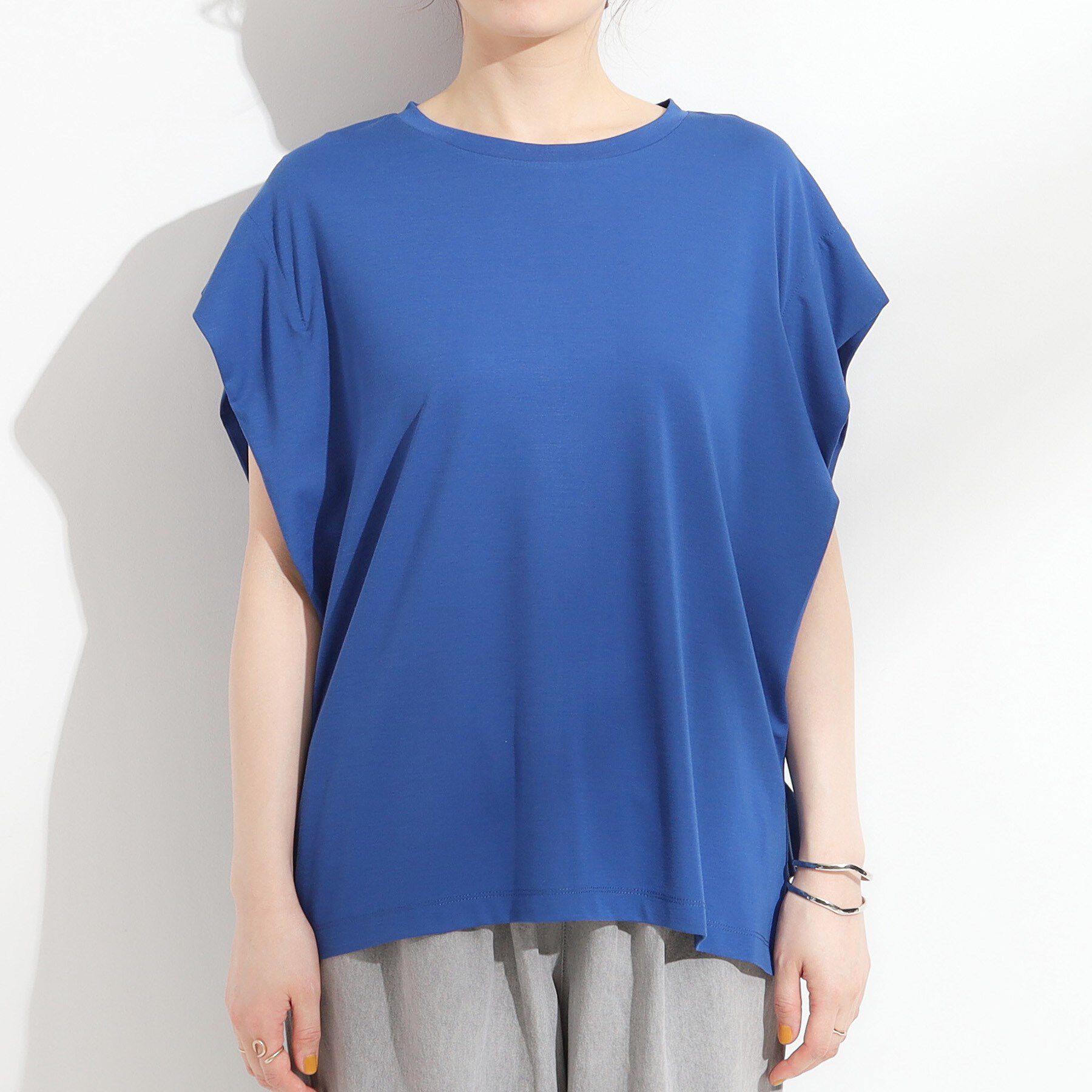 SHOO･LA･RUE「【S-LL/ひんやり/UV】二の腕をきれいにカバー ショルダータックトップス」|Tシャツ・カットソー|