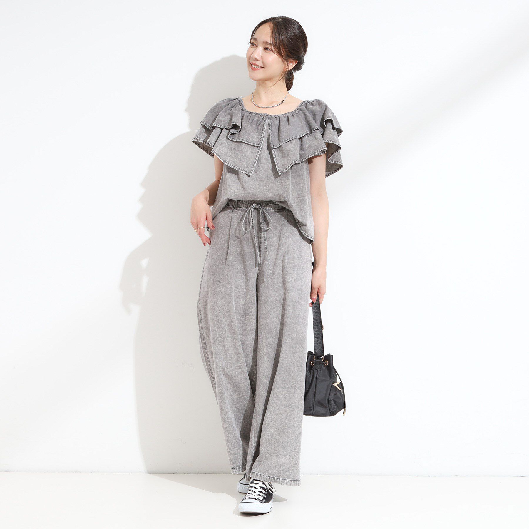 SHOO･LA･RUE「【セットアップ可/前後2WAY/オフショル2WAY】着こなしを楽しめる デニムフリルブラウス」|シャツ・ブラウス|