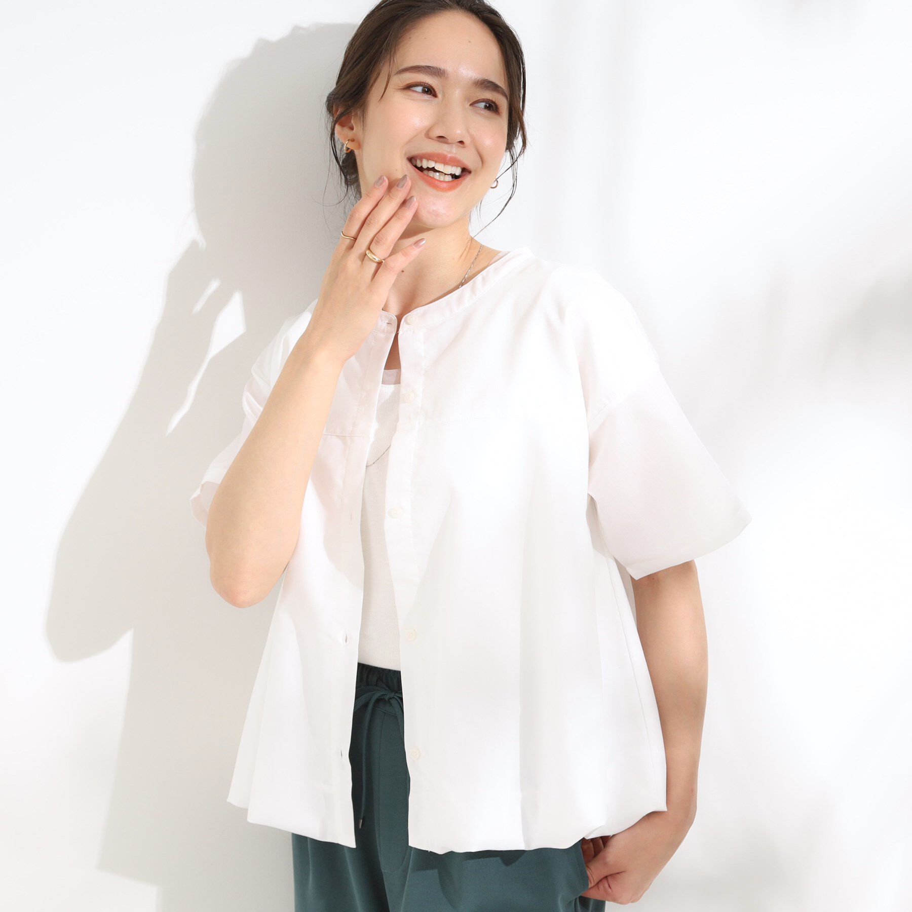 SHOO･LA･RUE「【S-LL】インせず着られる 裾バルーンシャツ」|シャツ・ブラウス|オフホワイト(003