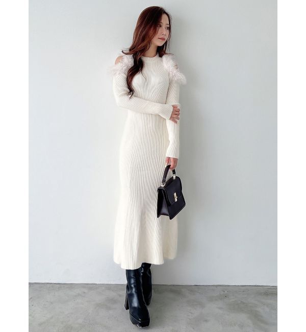 MERCURYDUO「ファーショルダーカットアウトニットワンピース」|ワンピース|