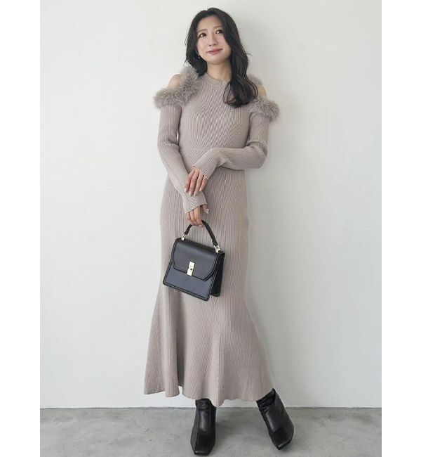 MERCURYDUO「ファーショルダーカットアウトニットワンピース」|ワンピース|