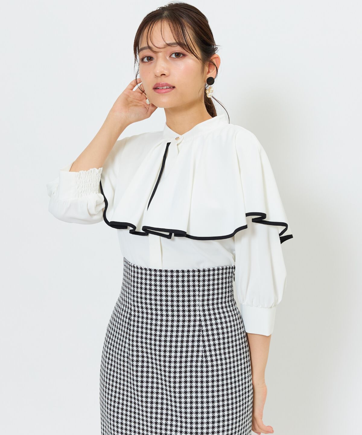 アンドクチュール「パイピングケープブラウス」|シャツ・ブラウス|