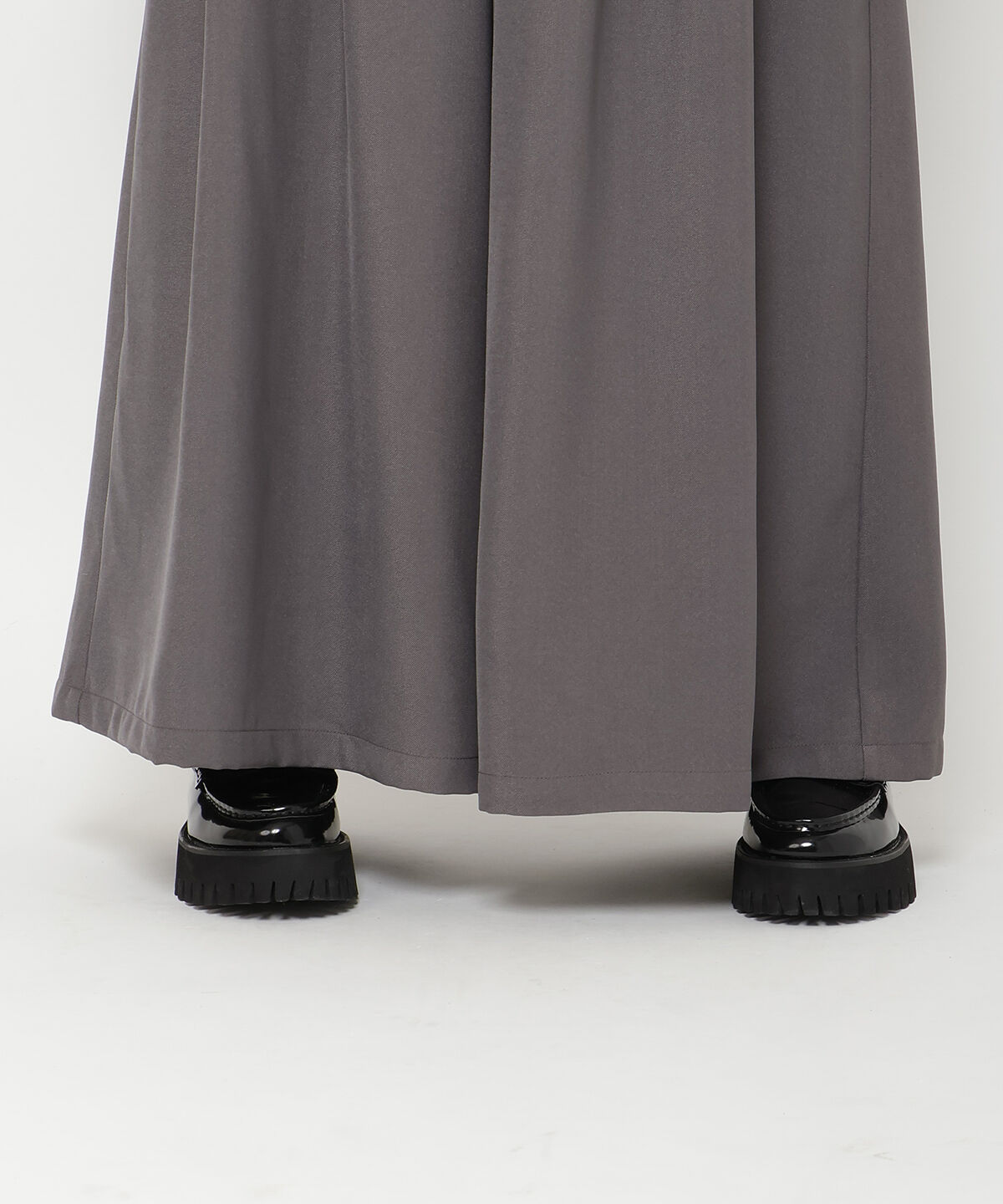 REDYAZEL「ハイウエストタックフレアパンツ」|その他|