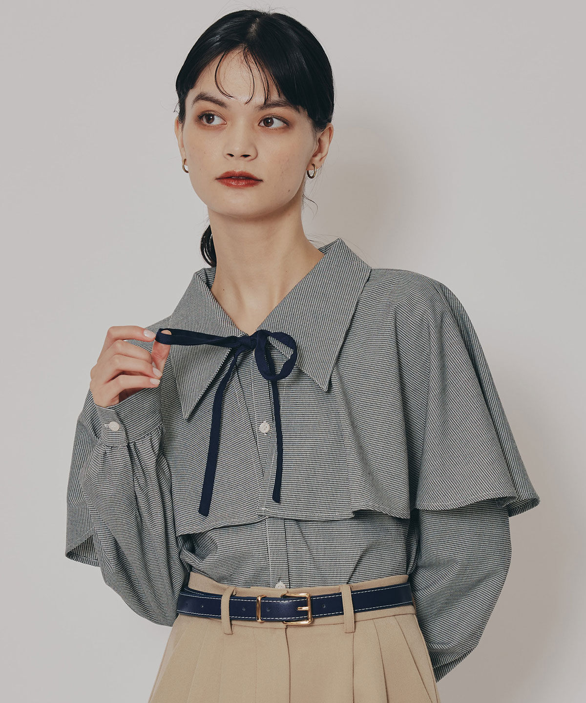 REDYAZEL「ケープライクグレンチェックリボンタイブラウス」|シャツ・ブラウス|白系チェック