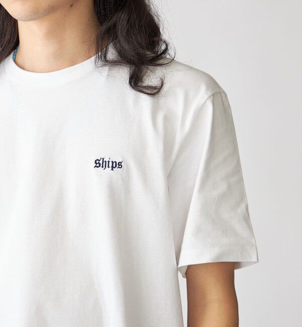 SHIPS「SHIPS: OLD ENGLISH SHIPS ロゴ クルーネック Tシャツ」|Tシャツ・カットソー|