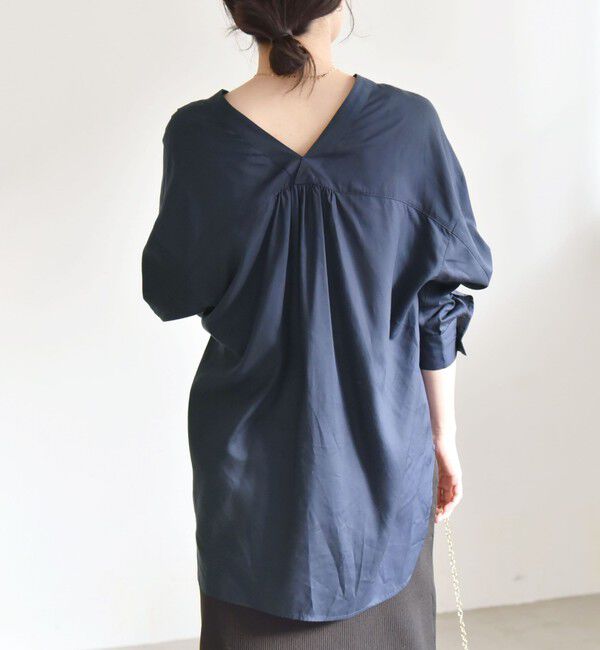 quaranciel「quaranciel:〈手洗い可能〉Vネック バック ギャザー ブラウス」|シャツ・ブラウス|