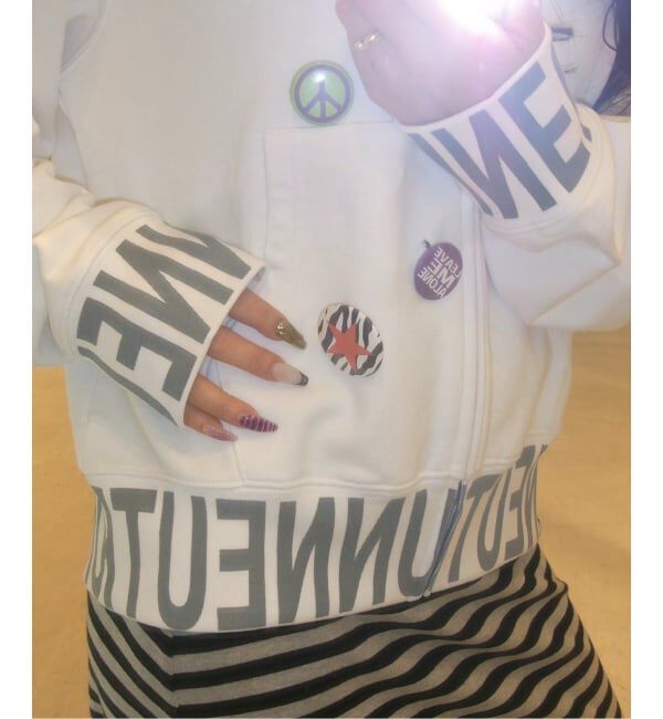 Oriens JOURNAL STANDARD「フーディーwith バッジ」|パーカー|