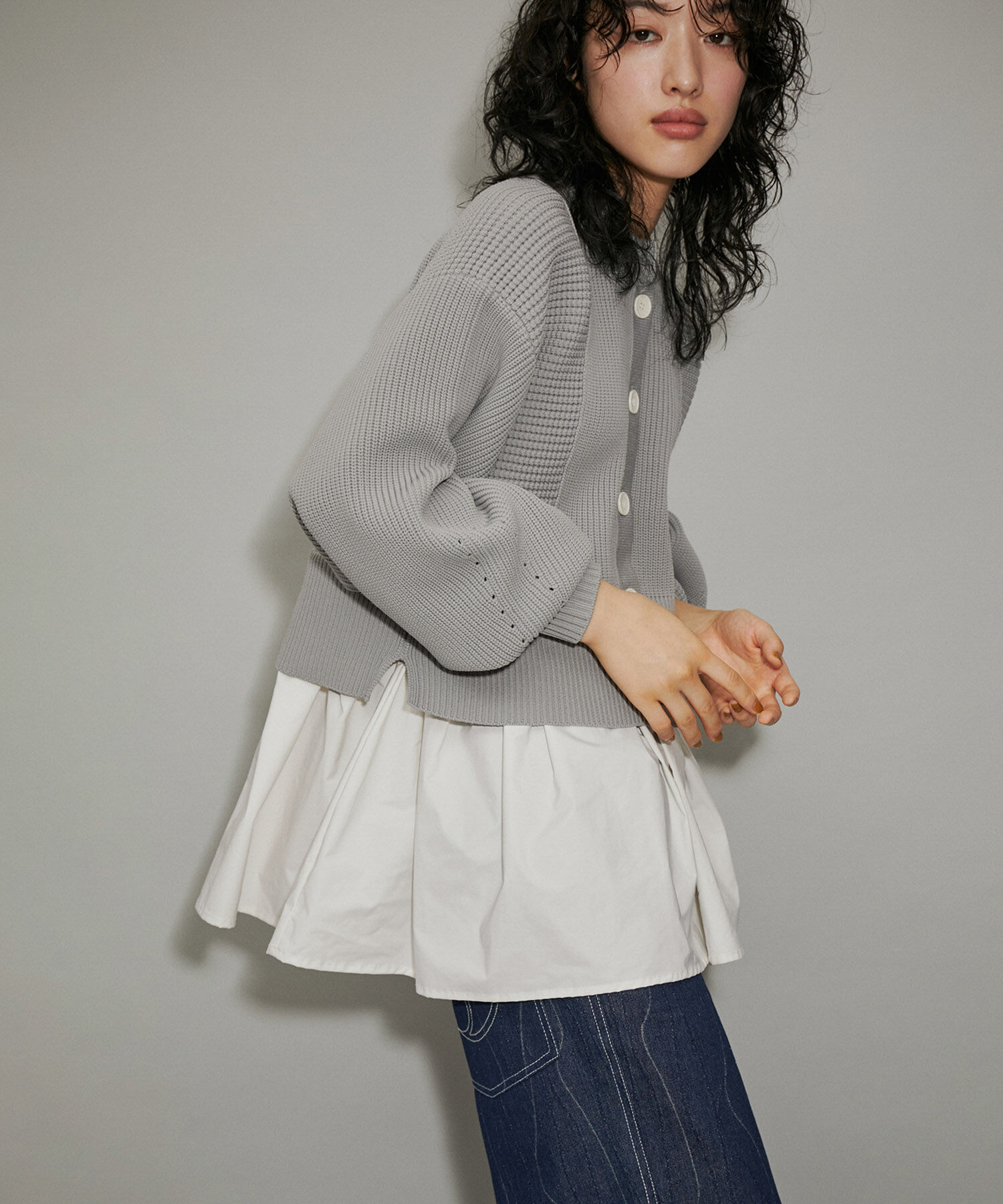 ADAM ET ROPE'「【サステナブル・WEB限定】ペプラムコンビニットカーディガン」|カーディガン|