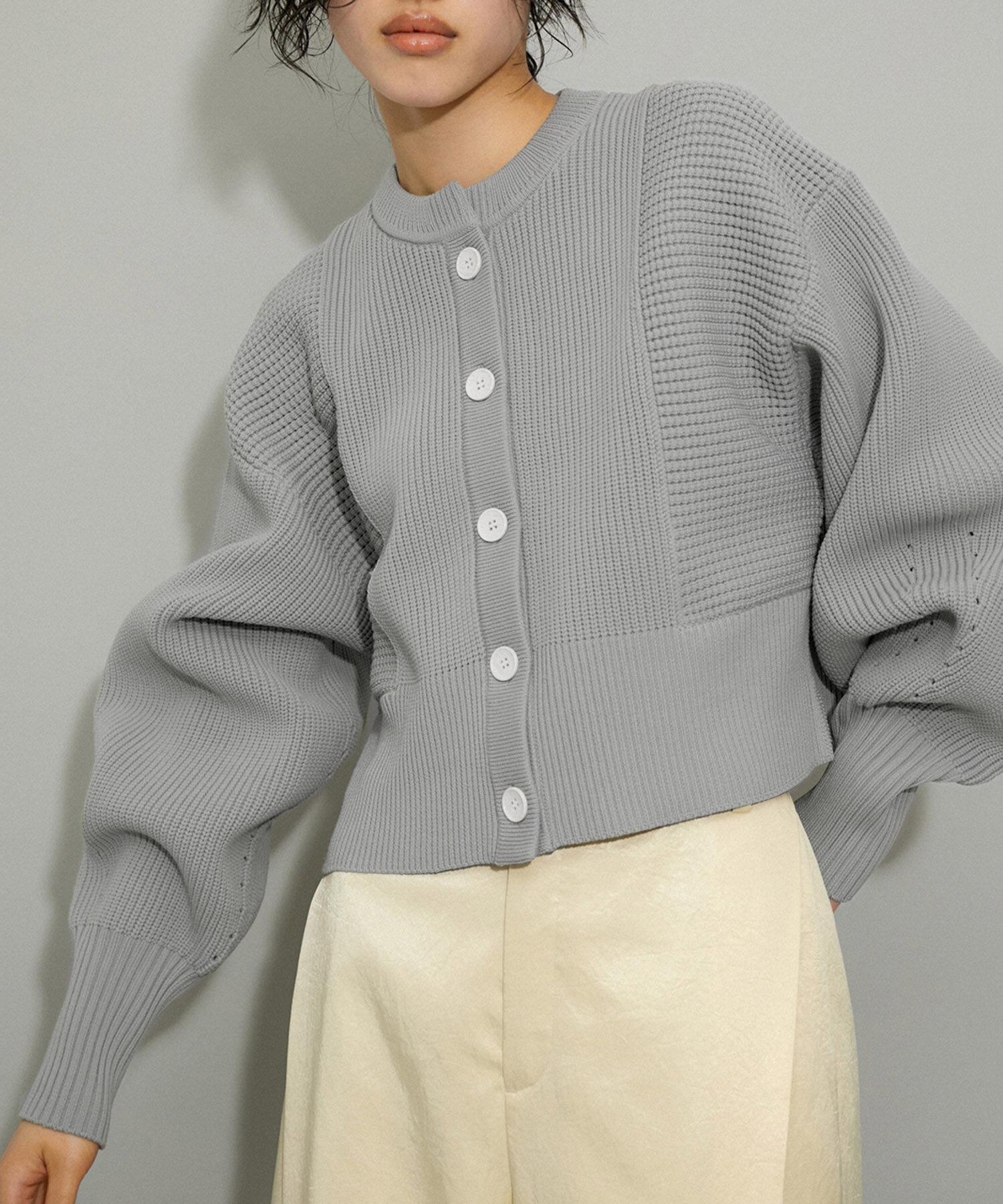 ADAM ET ROPE'「【サステナブル・WEB限定】ペプラムコンビニットカーディガン」|カーディガン|グレー系(09)