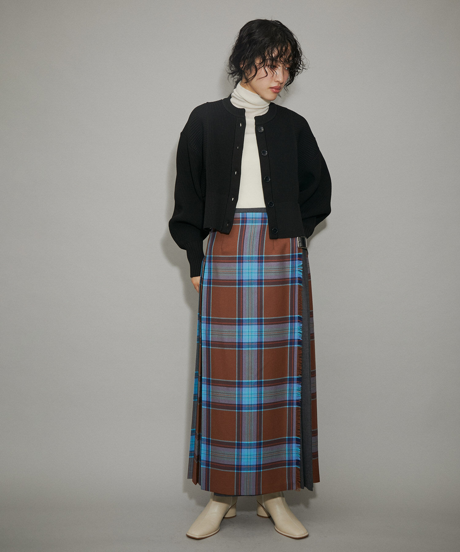 ADAM ET ROPE'「【サステナブル・WEB限定】ペプラムコンビニットカーディガン」|カーディガン|