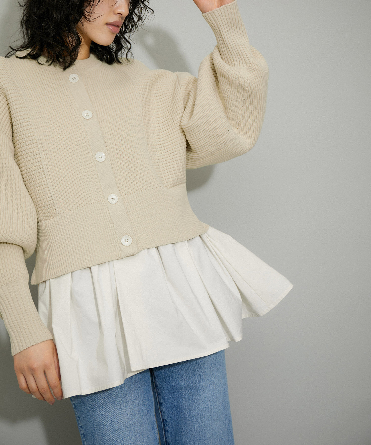 ADAM ET ROPE'「【サステナブル・WEB限定】ペプラムコンビニットカーディガン」|カーディガン|