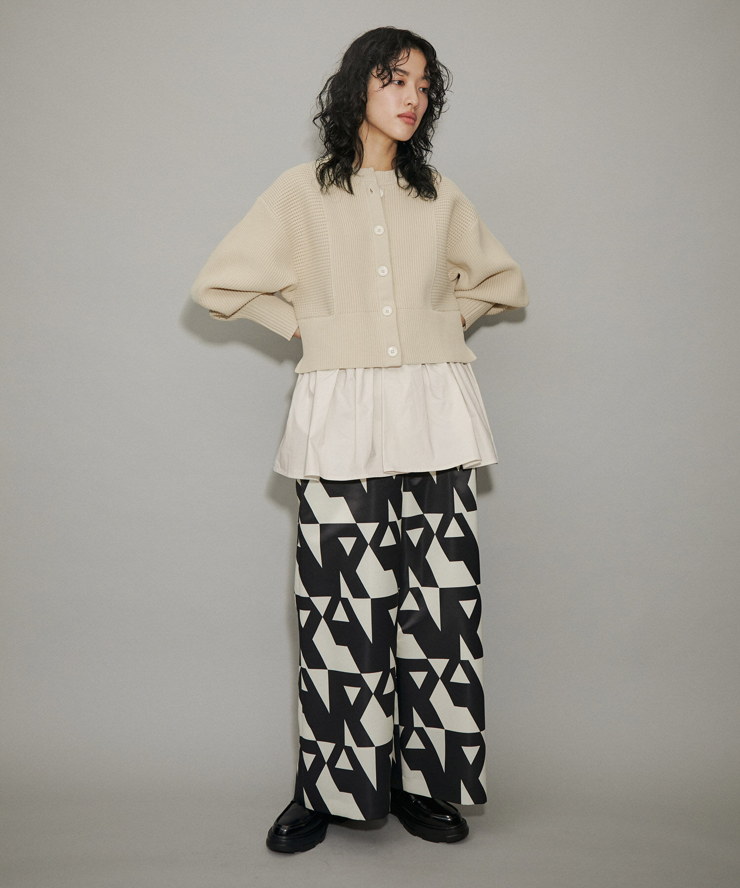 ADAM ET ROPE'「【サステナブル・WEB限定】ペプラムコンビニットカーディガン」|カーディガン|